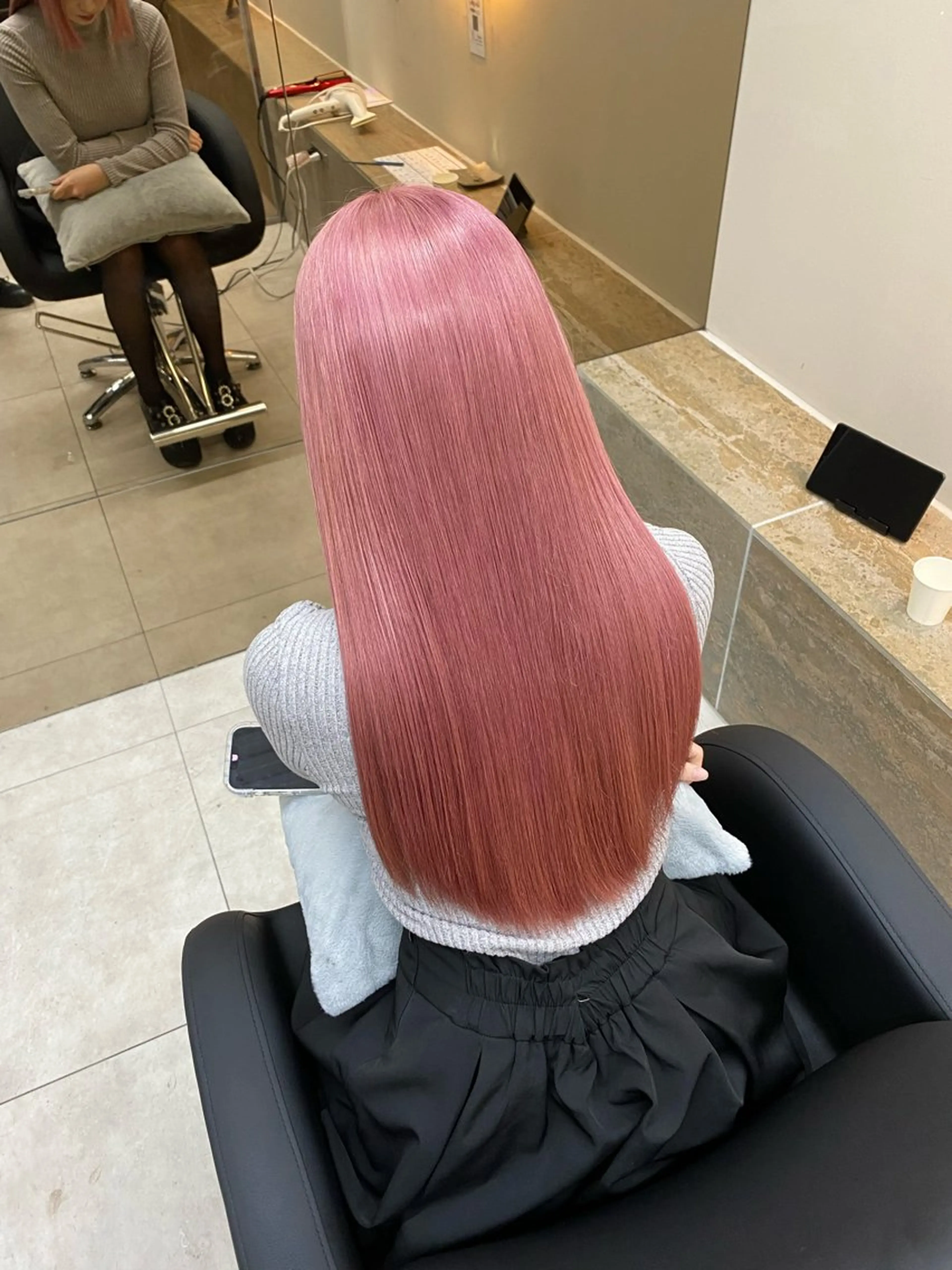 ロング カラー ブリーチ ピンクカラー ヘアカラー 「似合わせ/髪質改善 《ワタル》」のヘアスタイル