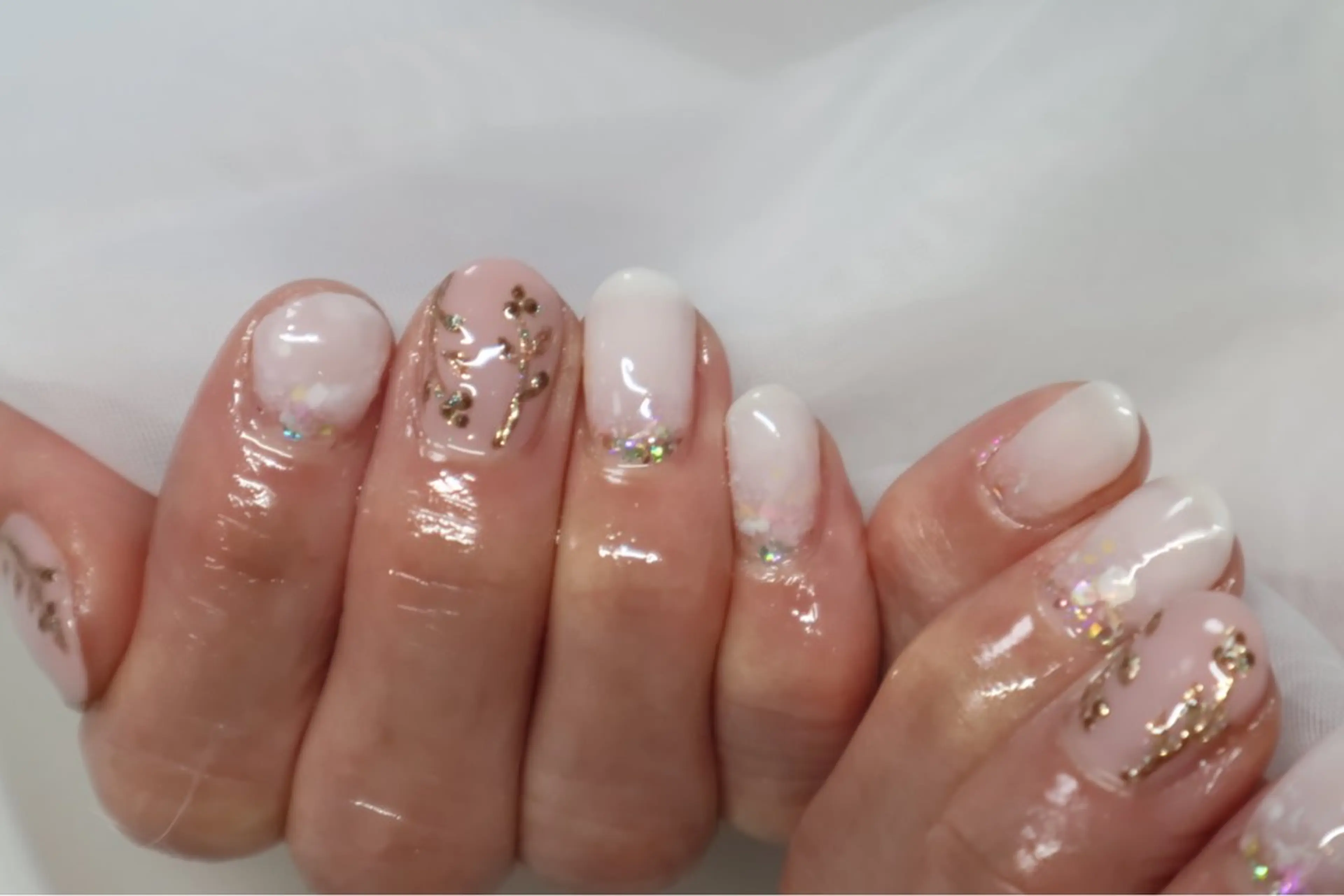 ネイル アートネイル グラデーション ミラーネイル ナツ komachiのネイルデザイン