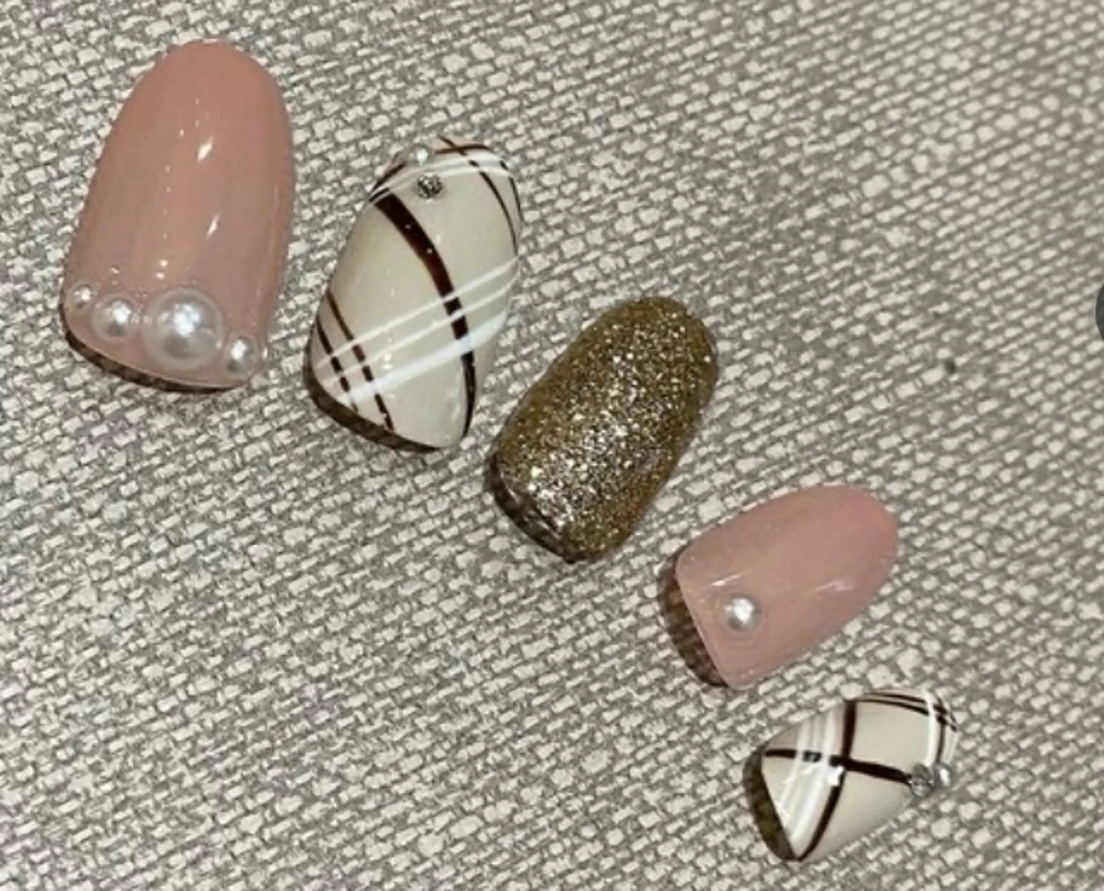 ネイル Nest 岩崎のネイルデザイン