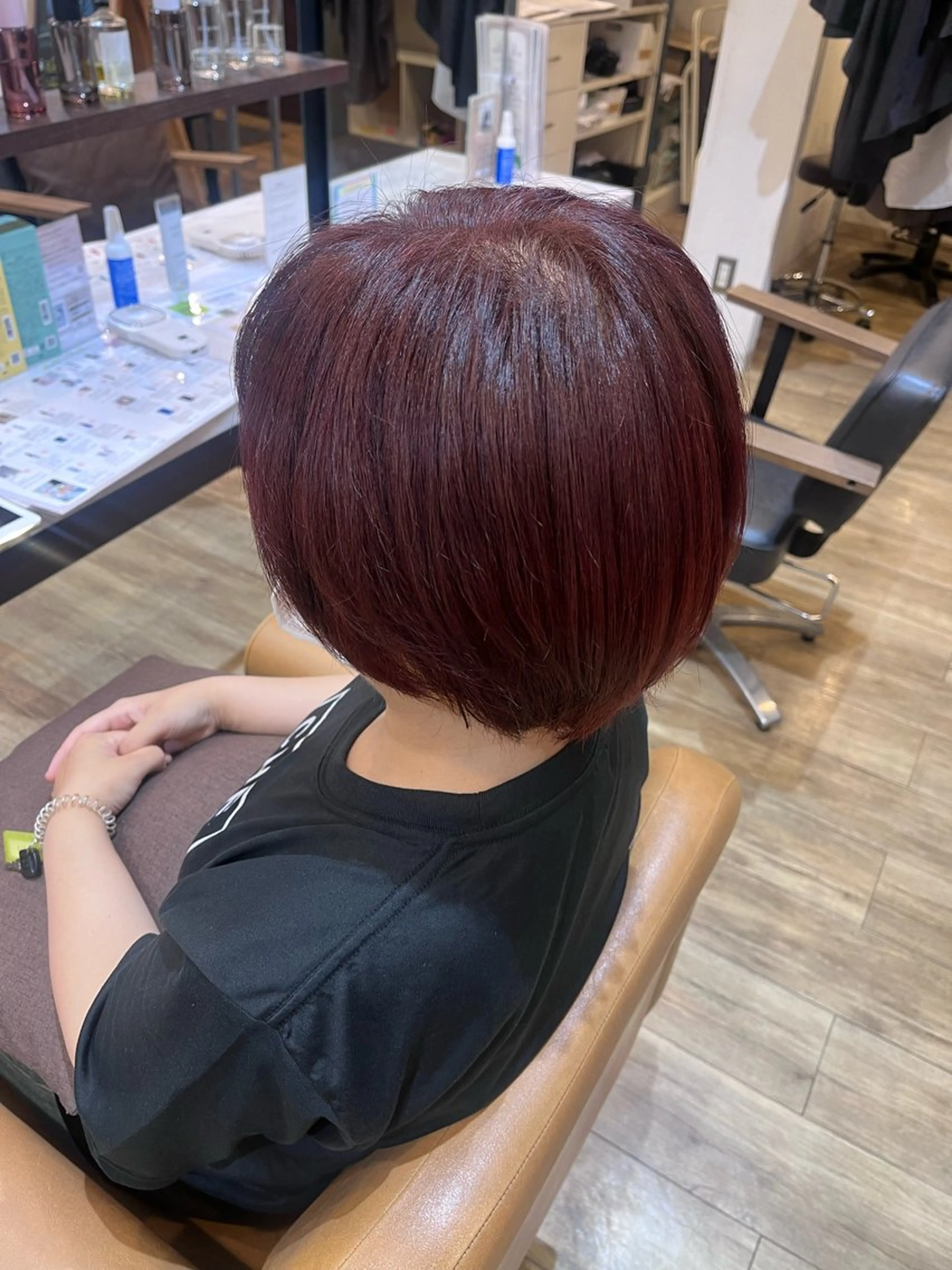 ショート カラー ブリーチ レッドカラー カット Kasahara Akariのヘアスタイル