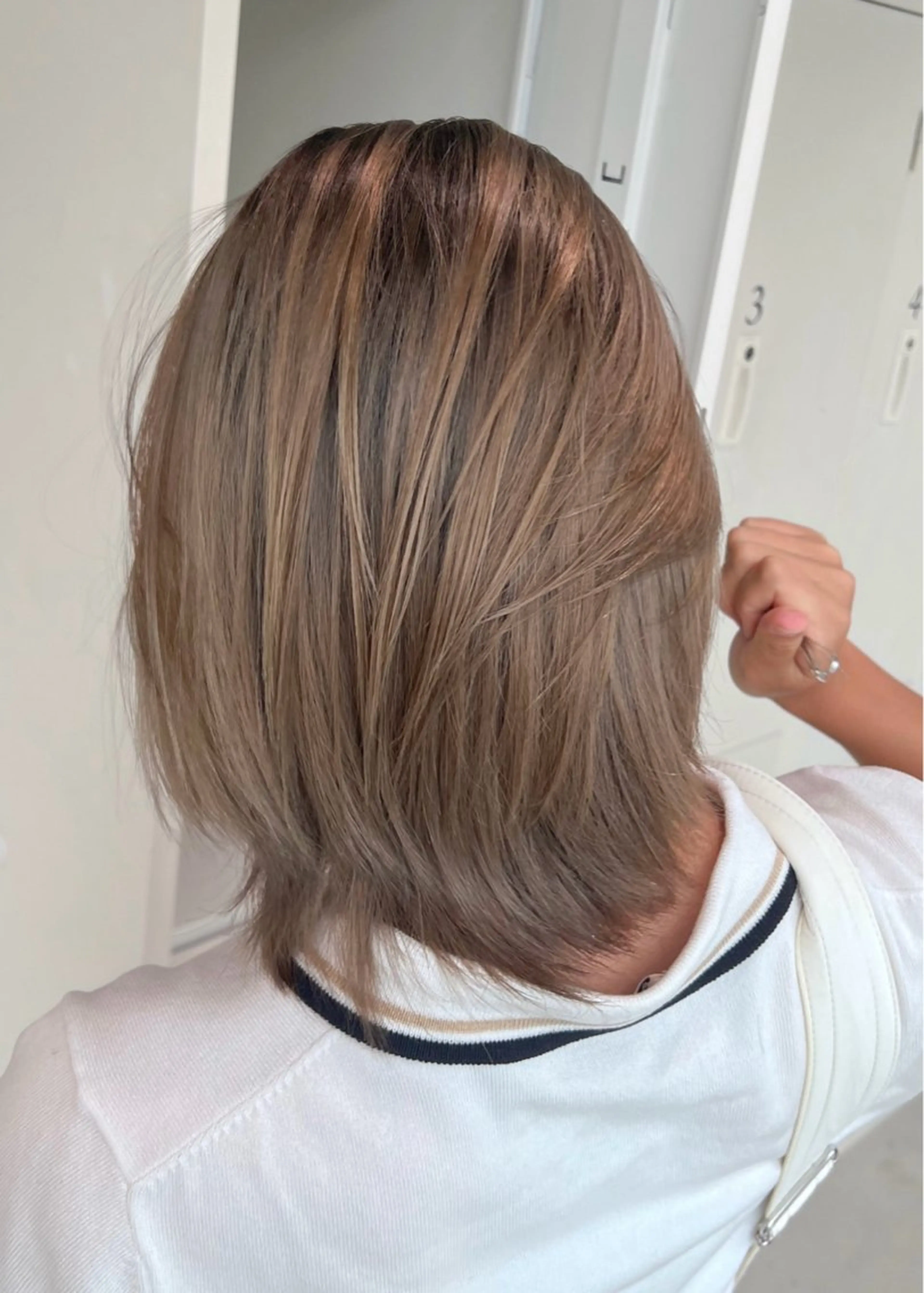ミディアム カラー カット ヘアカラー トリートメント 艶ハイトーン‪‪🔆 ️️️安座間 希のヘアスタイル
