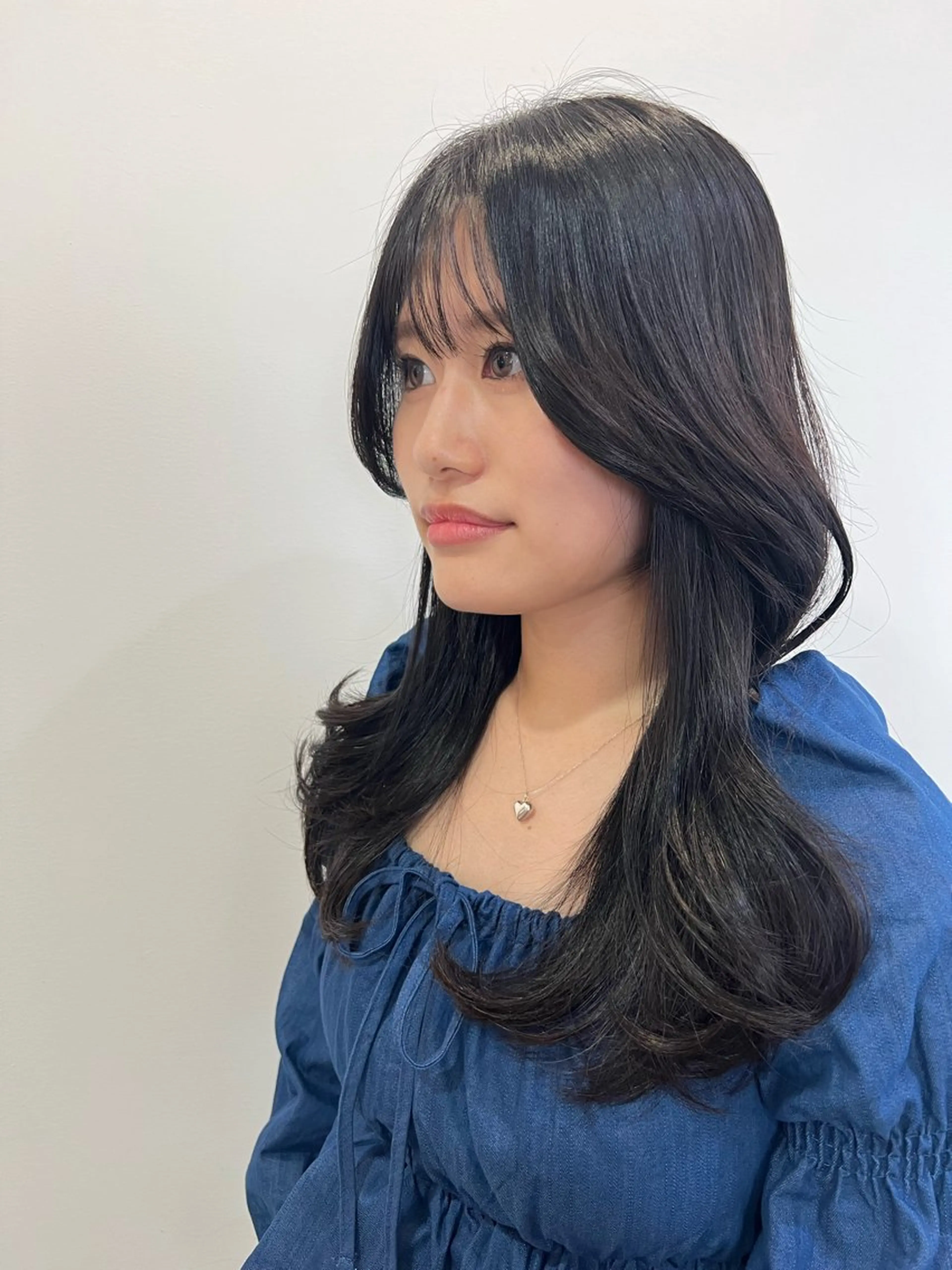 ロング ヨシンモリ 韓国風ヘア レイヤーカット 韓国🇰🇷髪質改善 Chisaki치사키のヘアスタイル