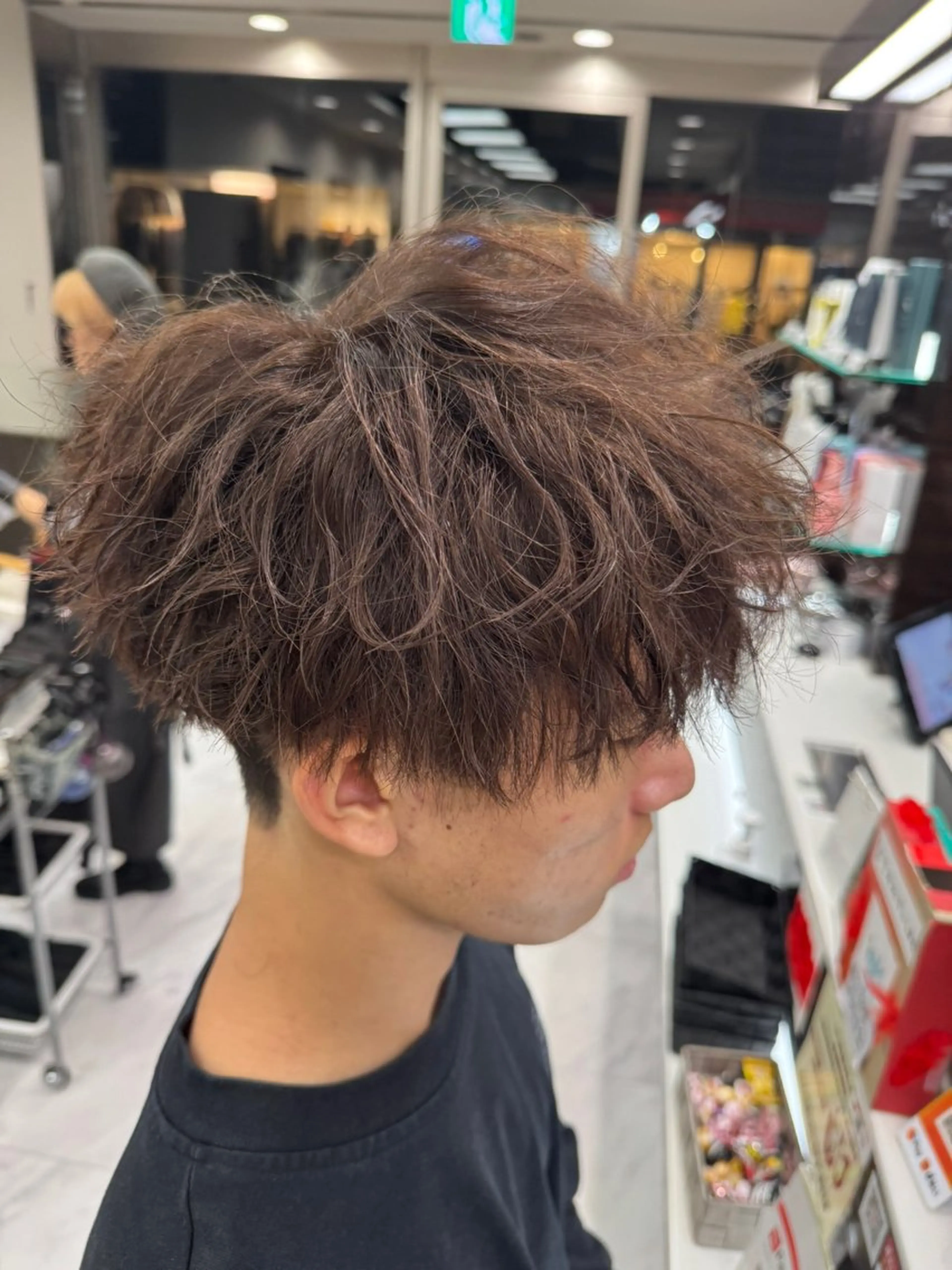 ショート カラー ヘアアレンジ メンズ 切りっぱなしボブ 前下がりボブ メンズブリーチ メンズハイライト メンズハイトーン カット ヘアカラー トリートメント Zina 大宮所属・目黒 碧人のヘアスタイル