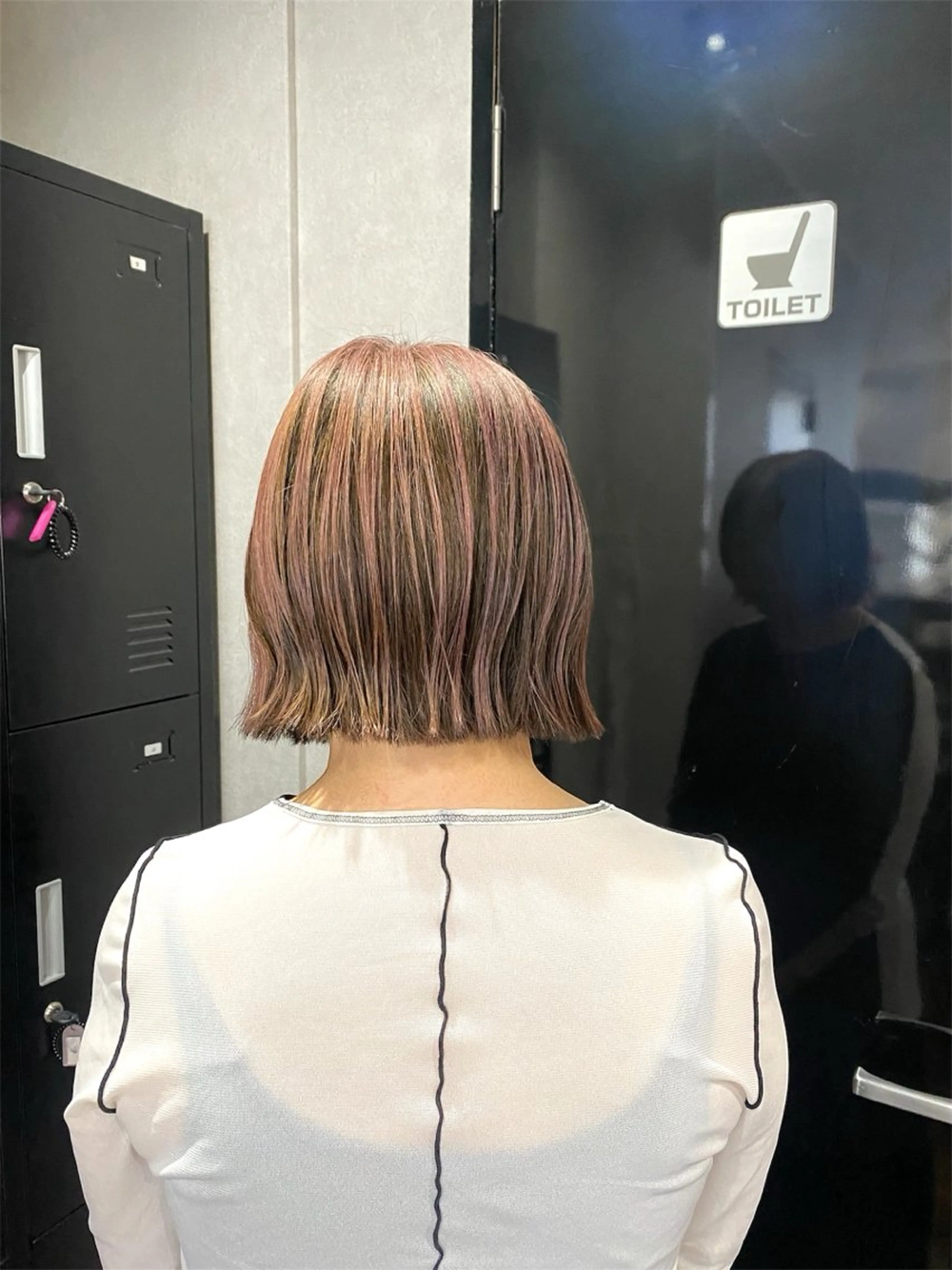 ミディアム カット ヘアカラー ＳＨＩ ＺＵのヘアスタイル