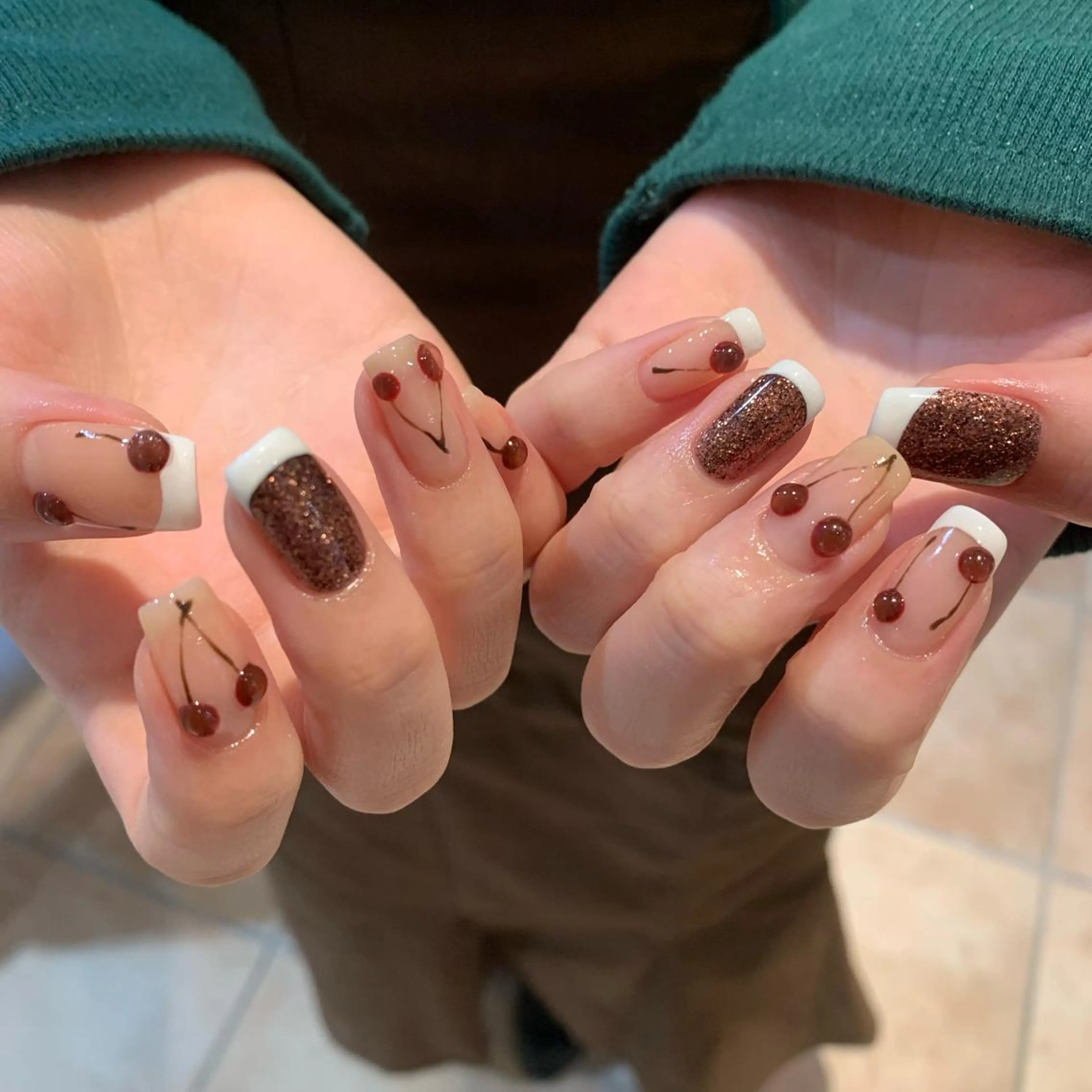 ネイル ハンドネイル 佐藤 穂乃香のネイルデザイン