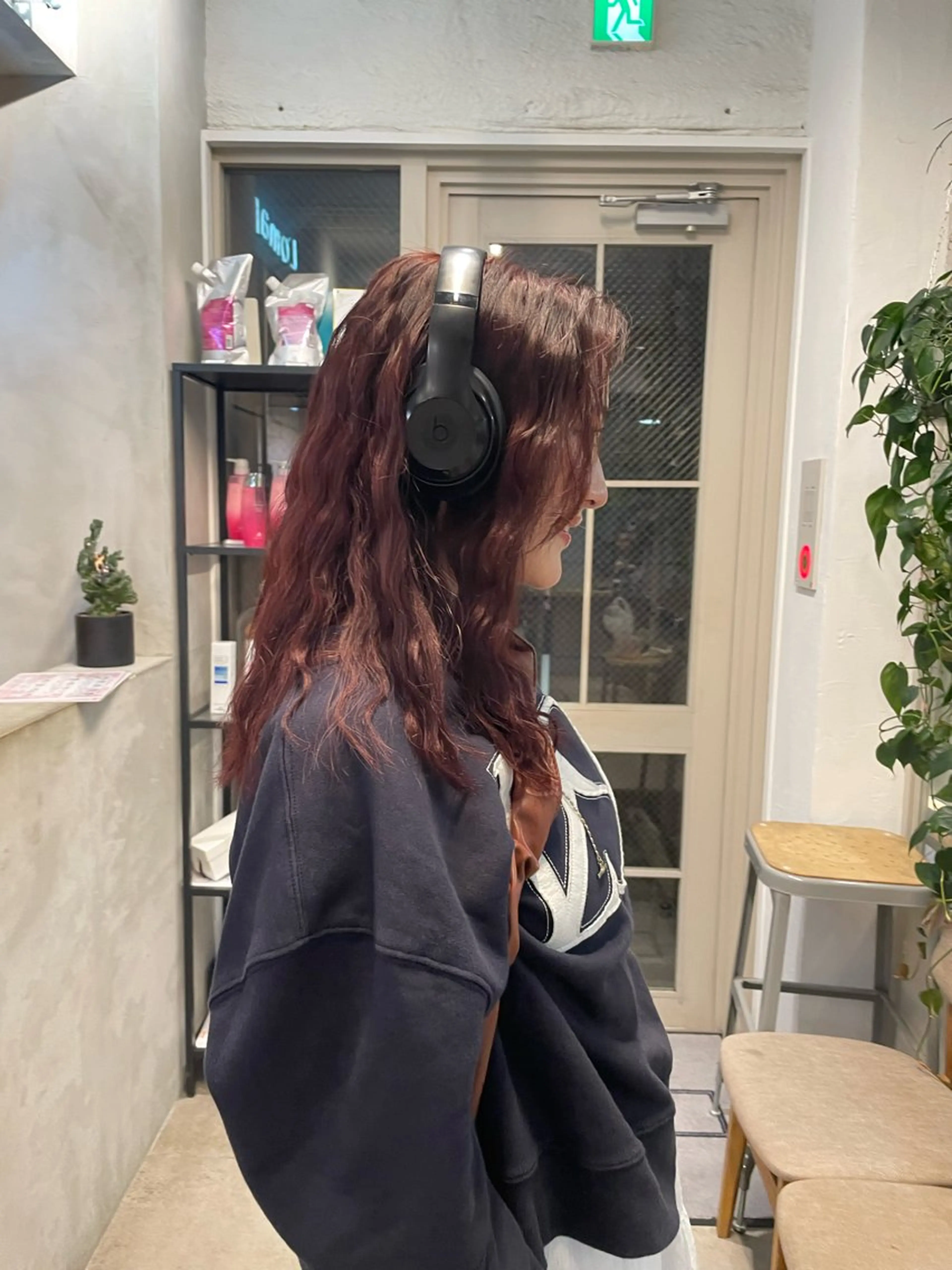 ロング カラー ミルクティー× グレージュMOMOのヘアスタイル