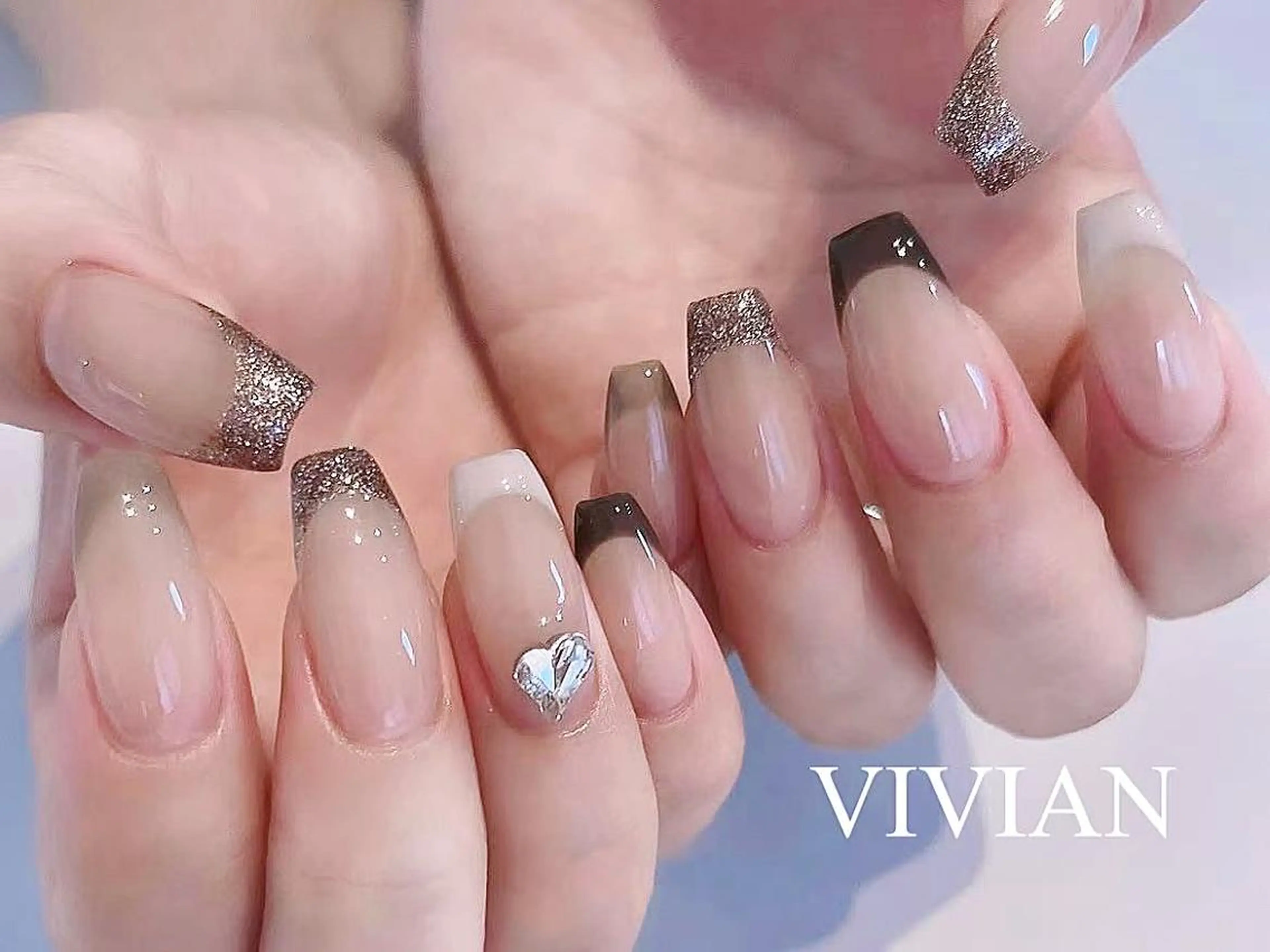 ネイル VIVIAN リサのネイルデザイン