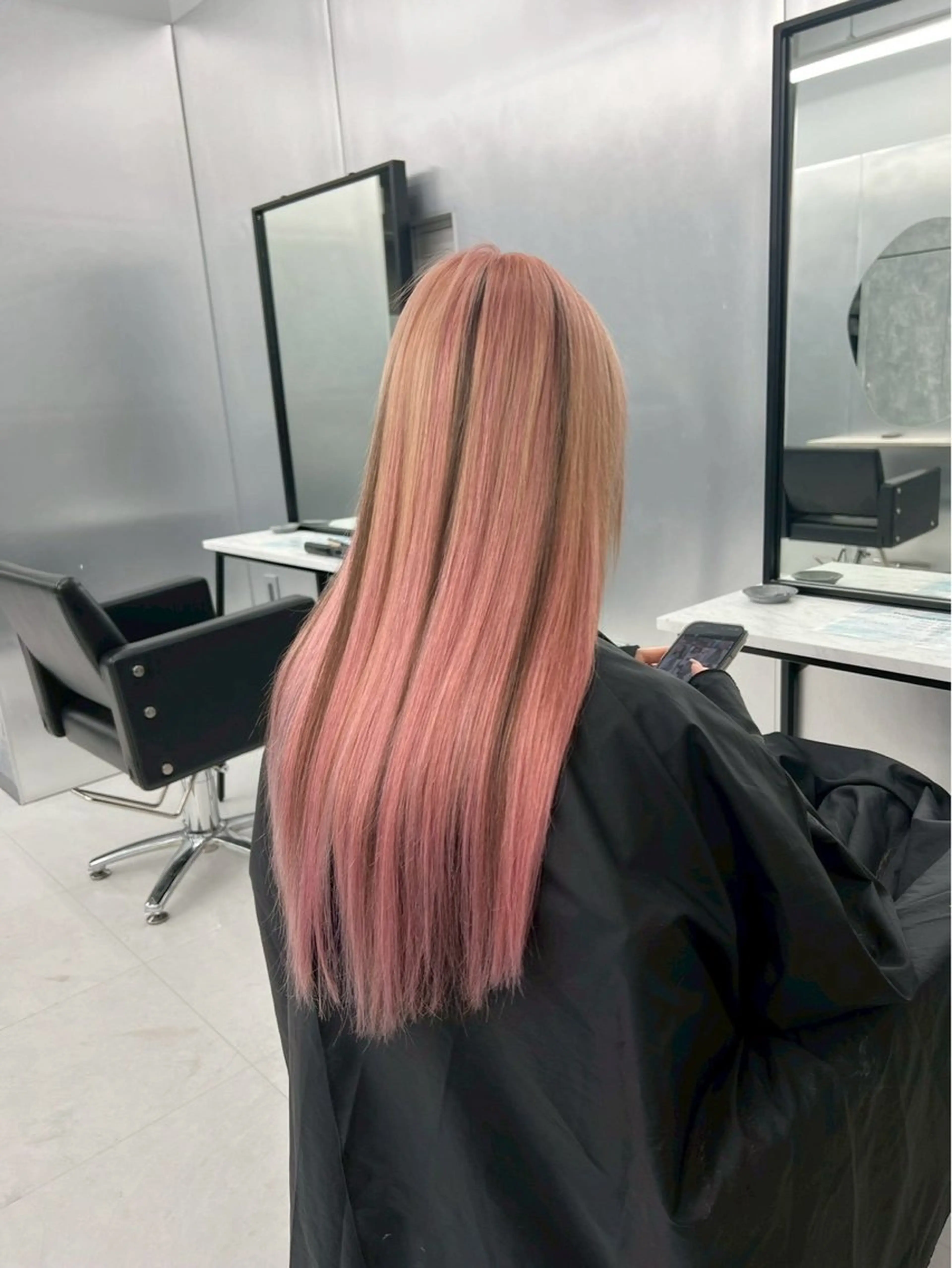 ロング カラー 🌈推し活ハイトーン 💫荒川結星のヘアスタイル