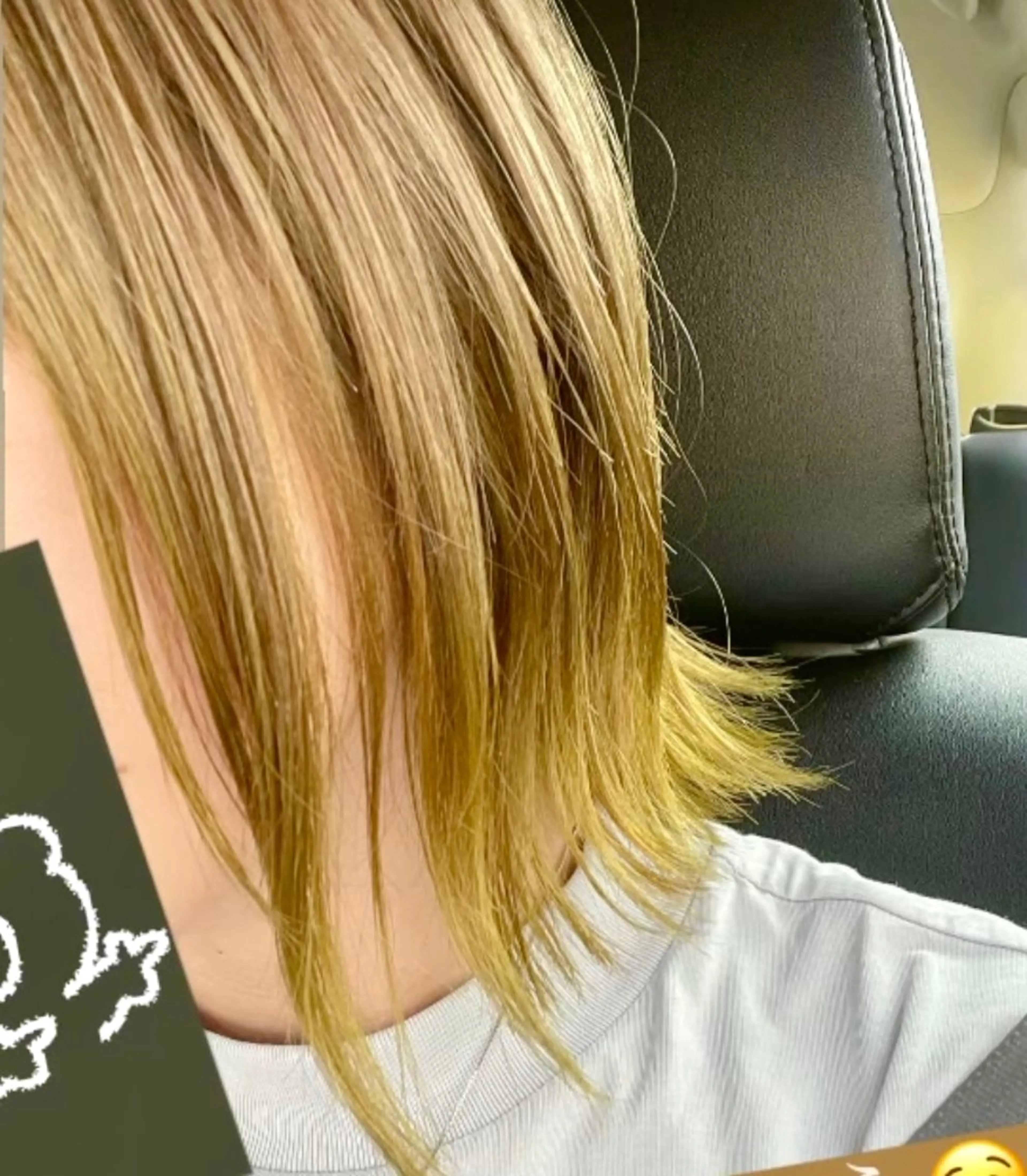 ミディアム イエローカラー Hair...DiA YUNAのヘアスタイル