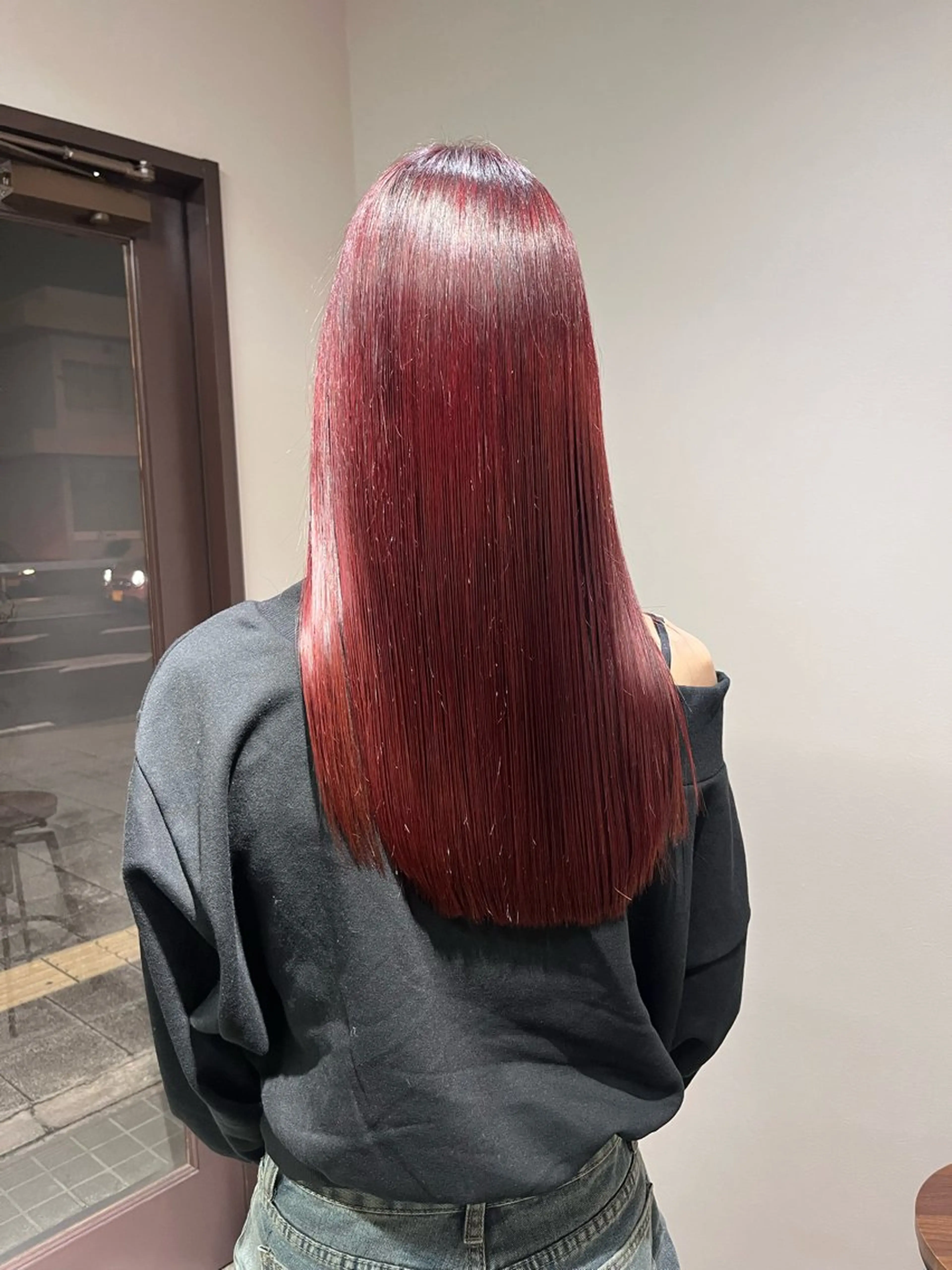 ロング カラー レッドカラー 縮毛矯正 ヘアカラー 友 美海のヘアスタイル