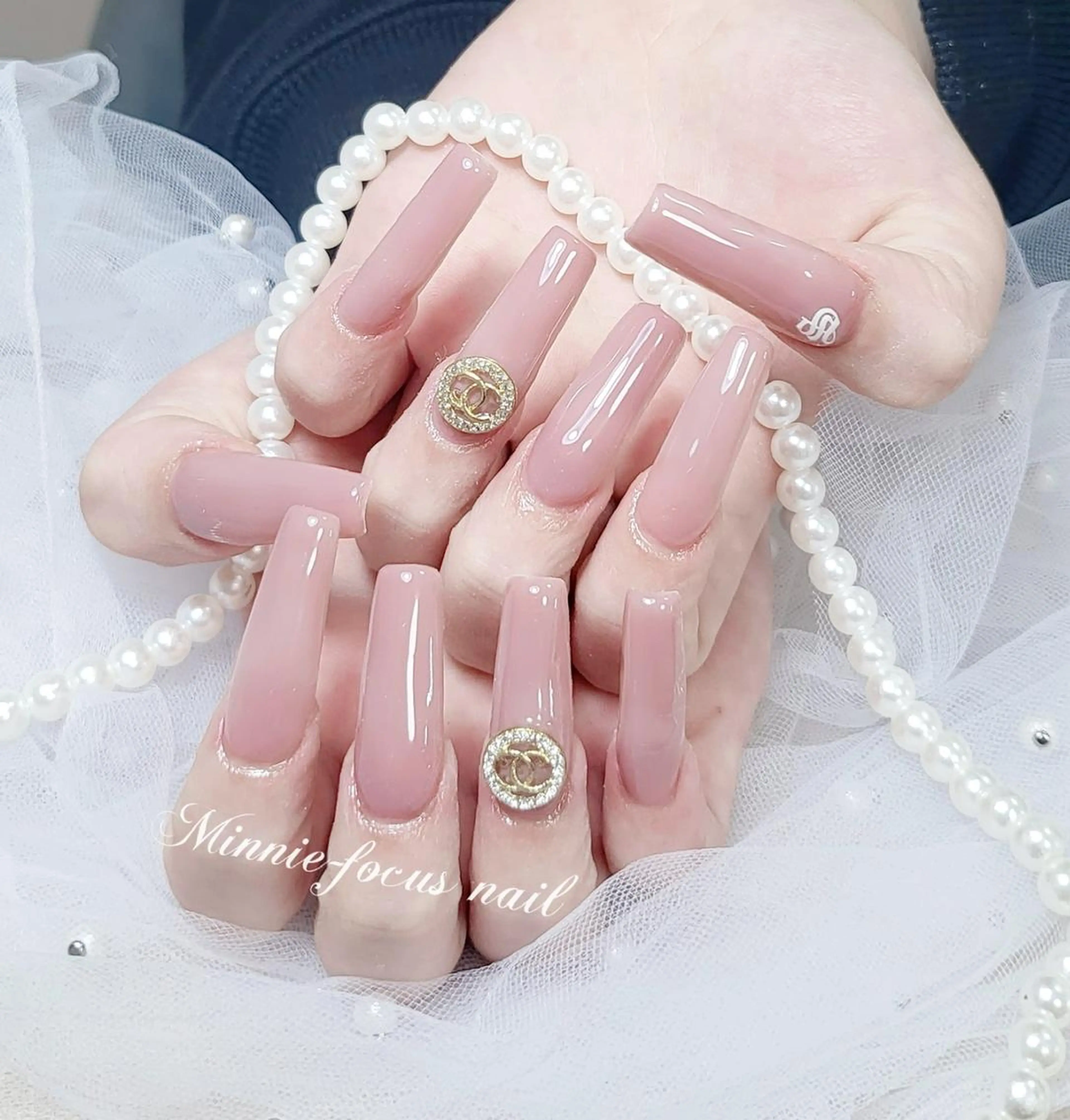 ネイル キラキラネイル 韓国ネイル スカルプネイル シンプルネイル ワンホンネイル 🧸Luvia nail✨のネイルデザイン