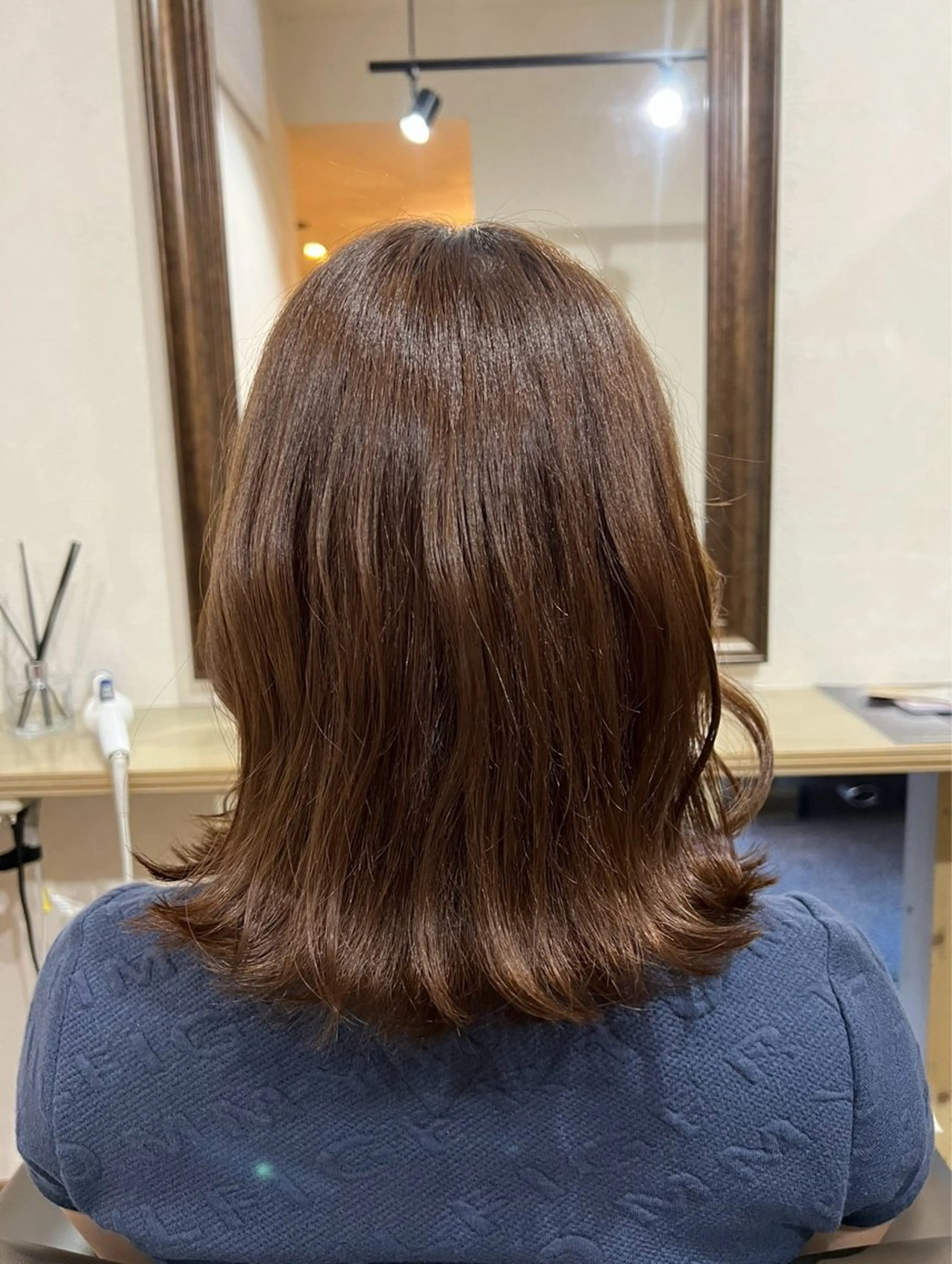 ミディアム カット 野沢 亜美のヘアスタイル