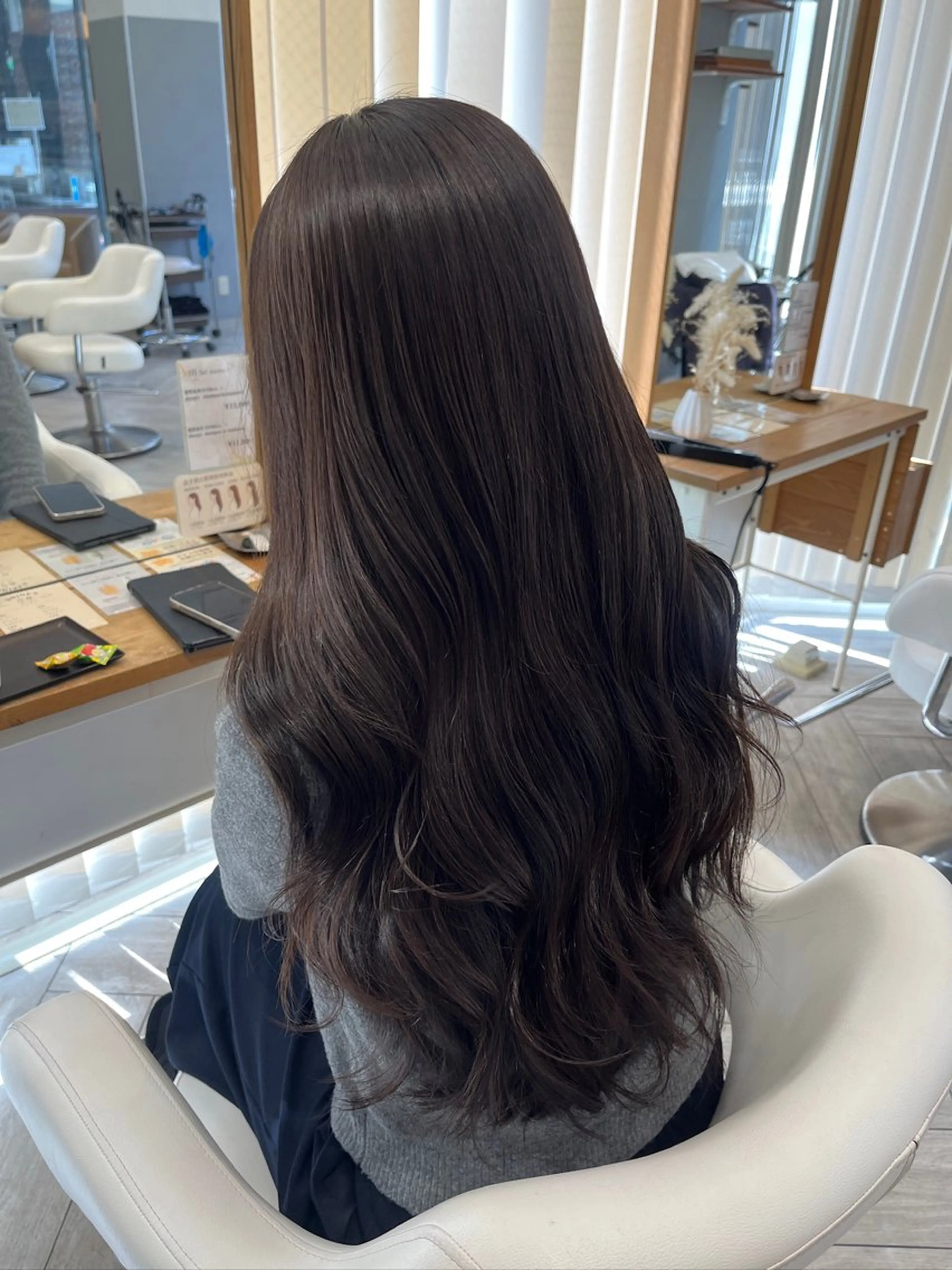 ロング カラー グレージュ オリーブグレージュ オリーブグレー カット ヘアカラー トリートメント AVANCE. chisatoのヘアスタイル