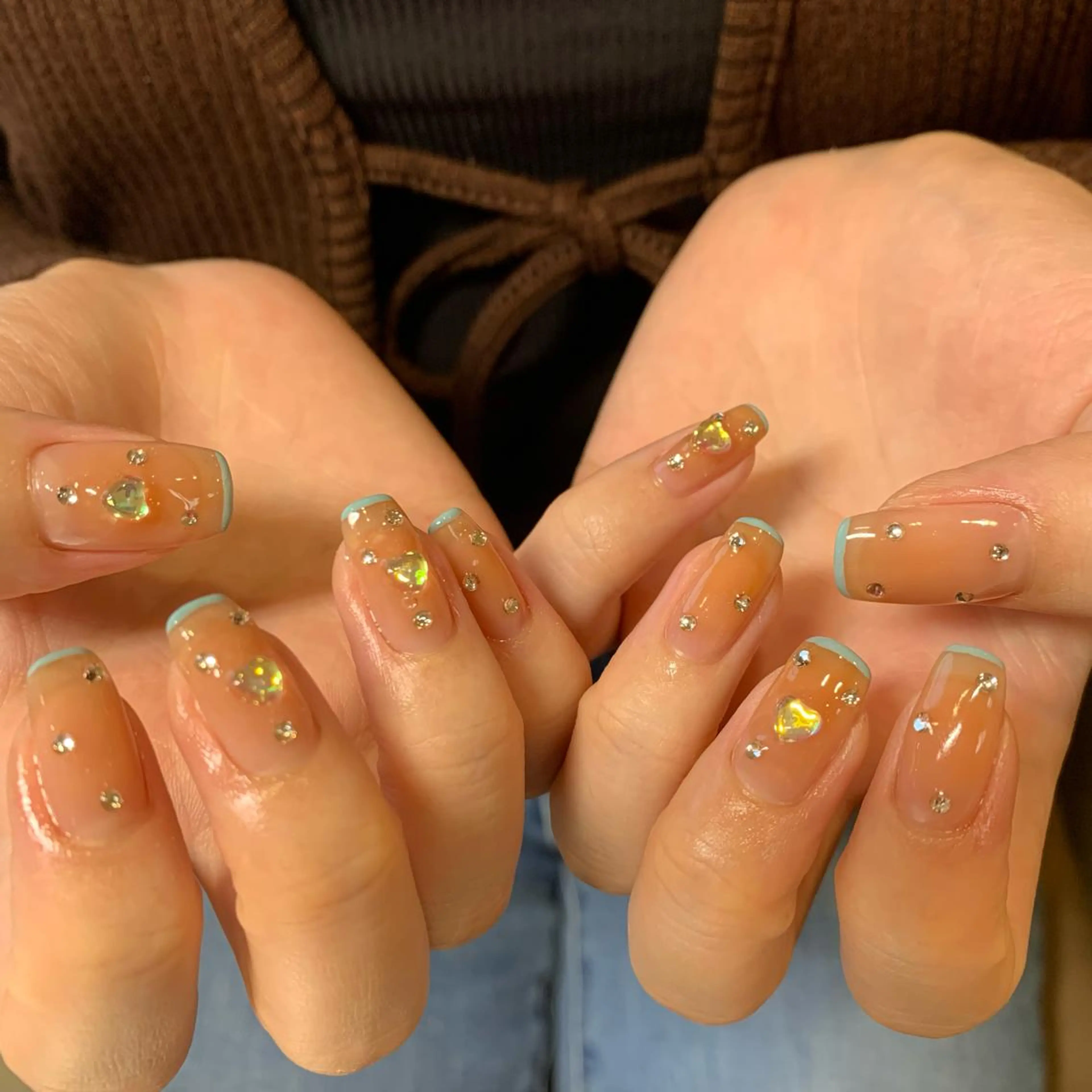 ネイル チークネイル ハンドネイル 佐藤 穂乃香のネイルデザイン