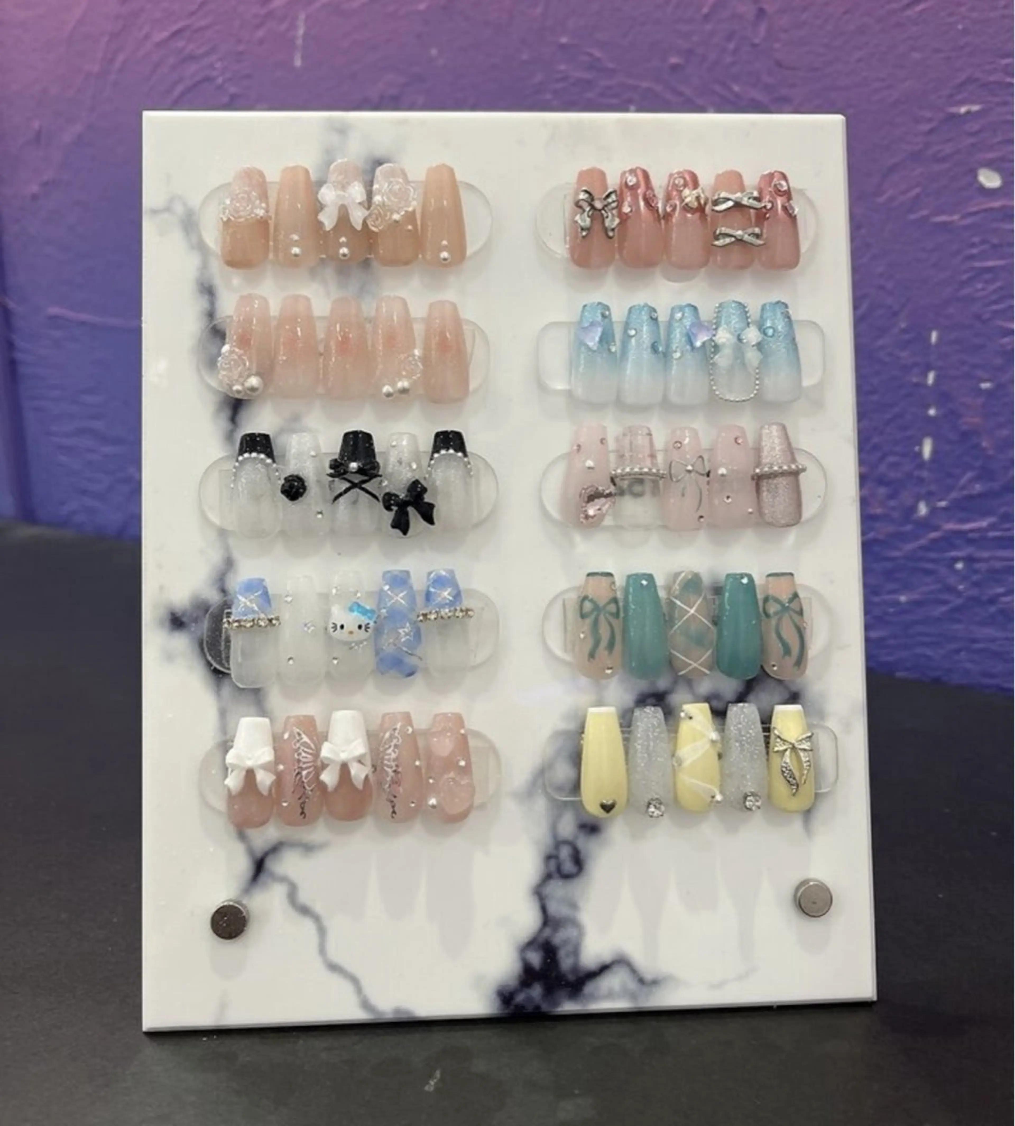 ネイル リボン ワンホンネイル VENUSBELT Miiのネイルデザイン