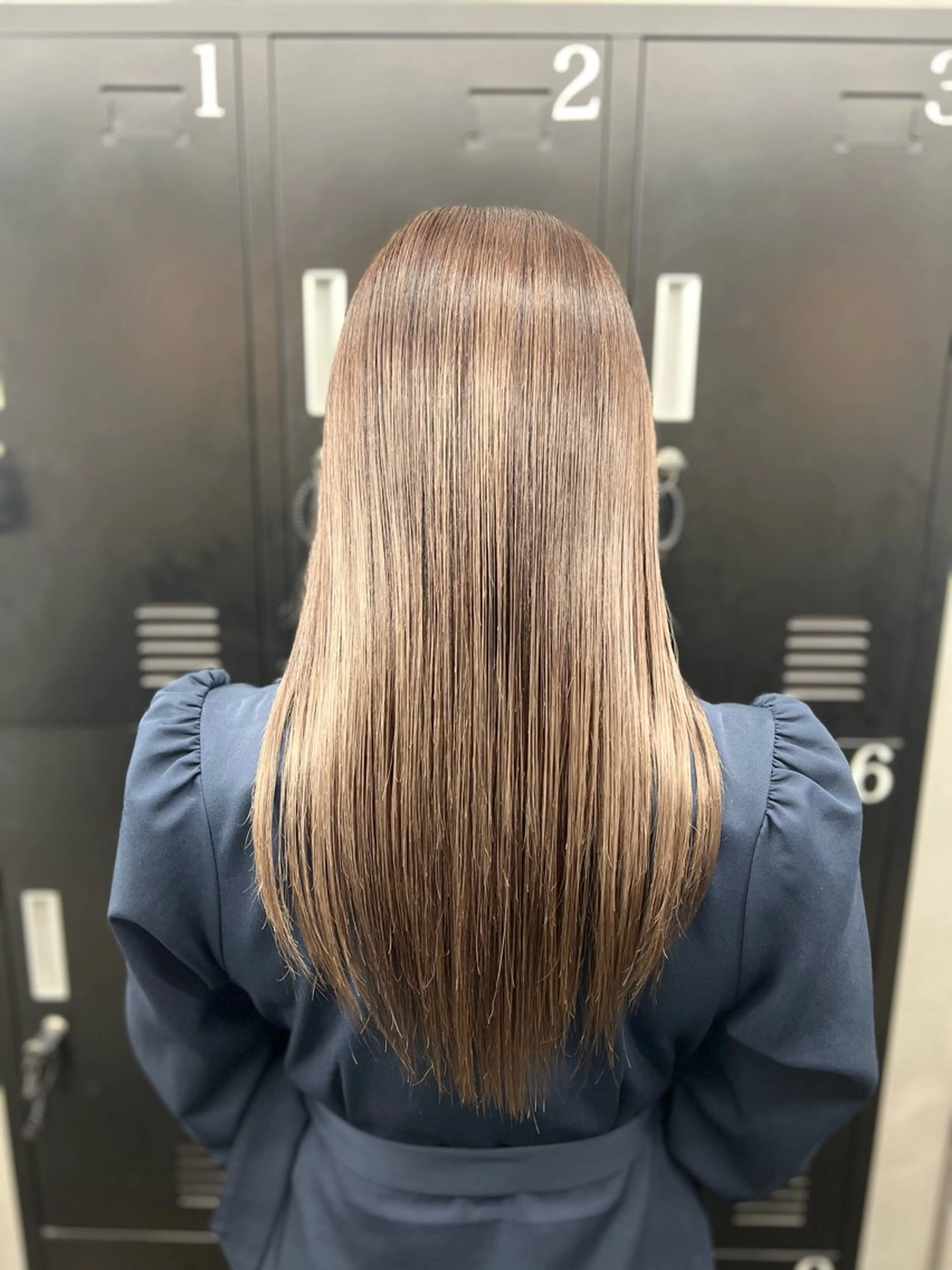 ロング カラー バレイヤージュ 髪質改善 レイヤーカット 透明感カラー特化🫧 ADLLA.栗原🦋のヘアスタイル