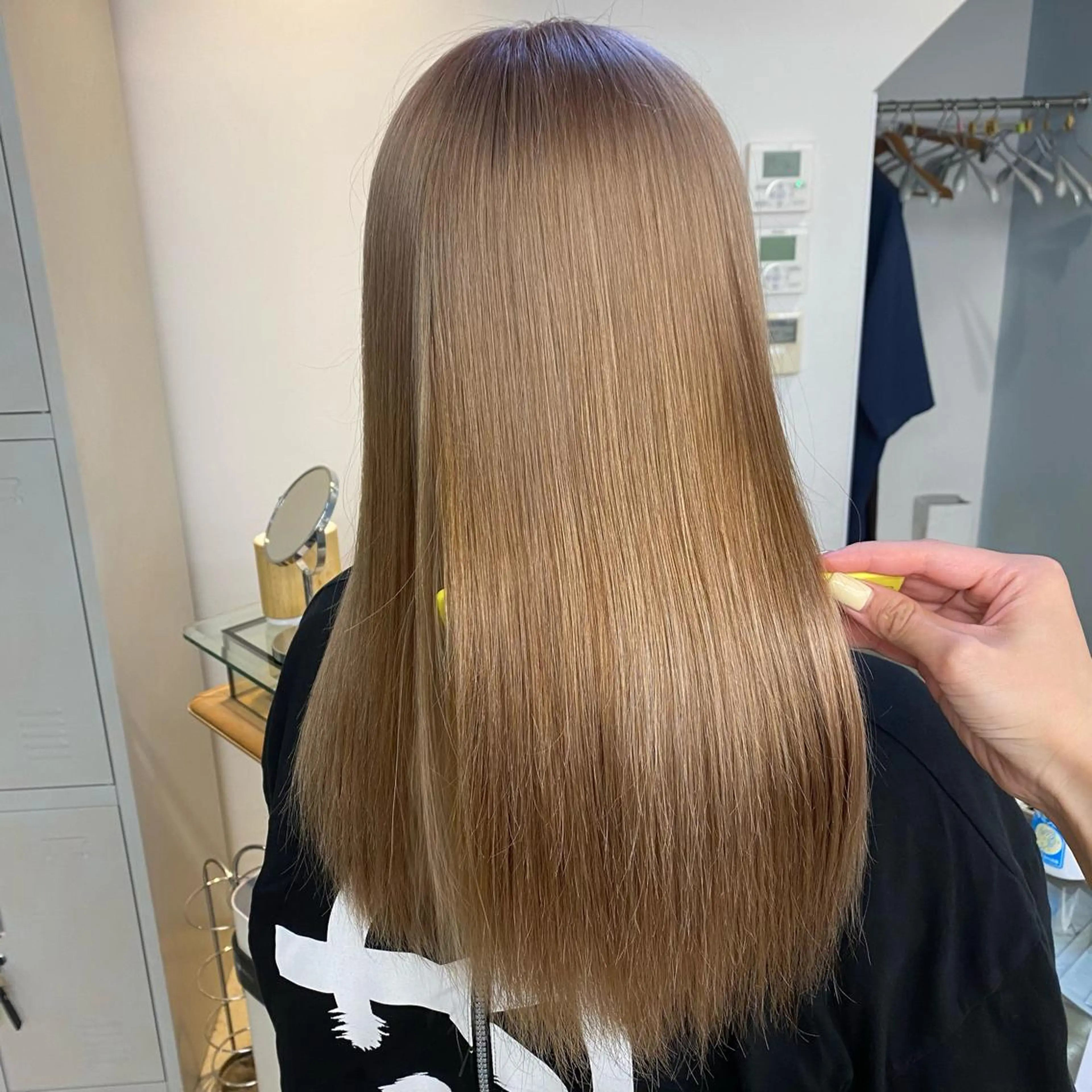 ロング カラー パーマ ヘアアレンジ メンズ キッズ ネイル マツエク・マツパ アイブロウ 暖色系/透明感 治野心のヘアスタイル