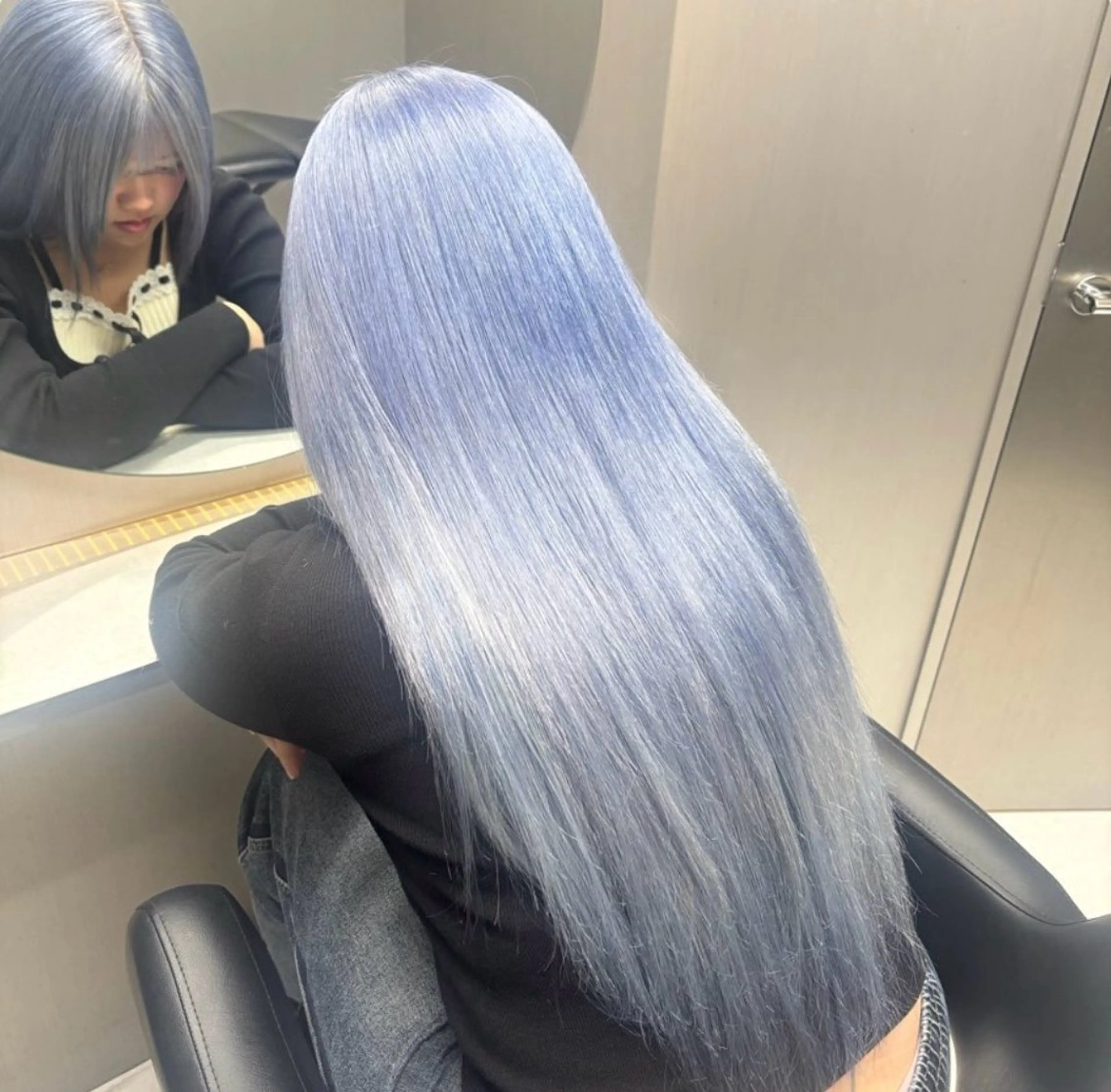 ロング カラー ヘアカラー トリートメント KIRYU SARAのヘアスタイル