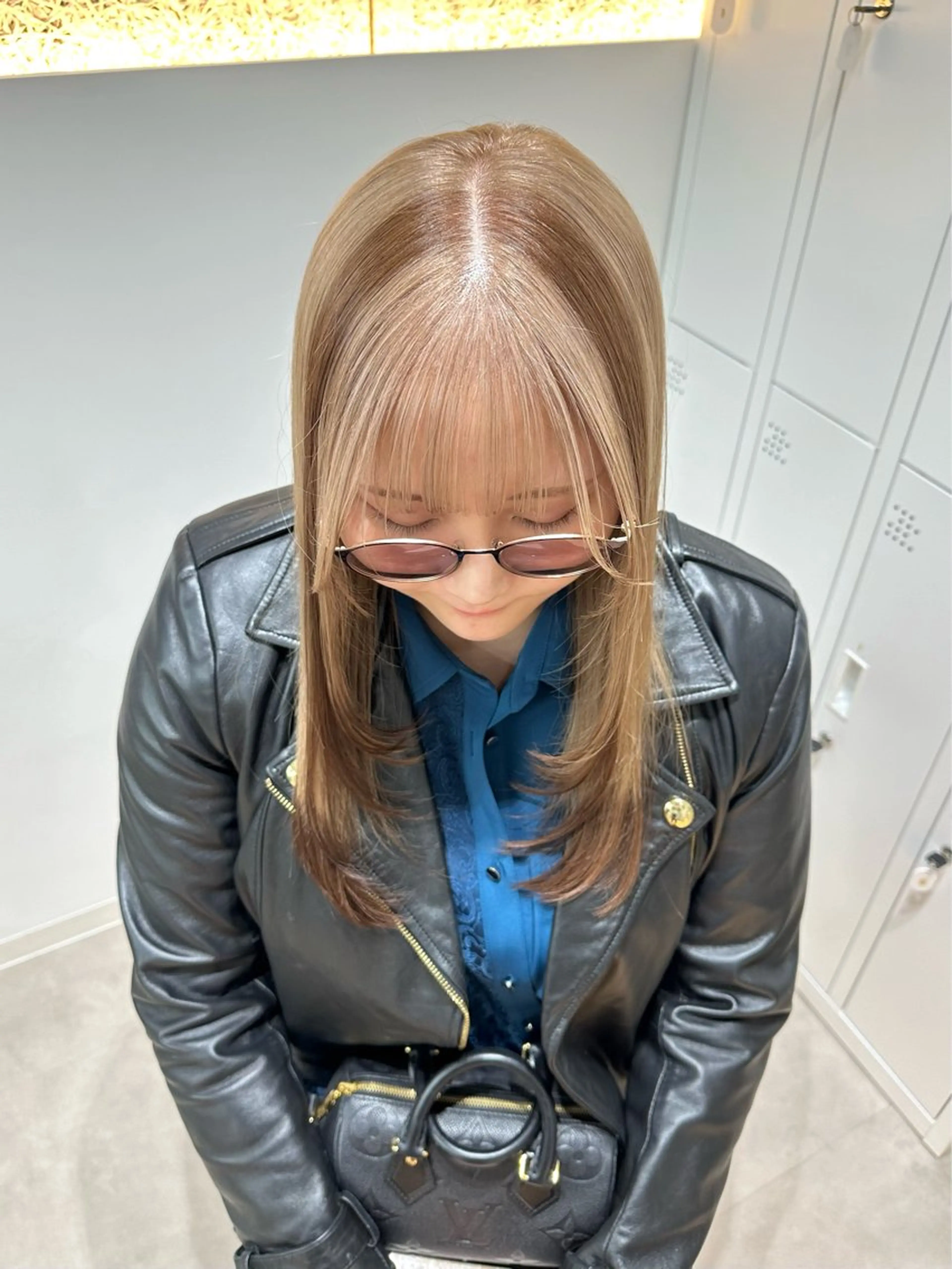 セミロング カラー デザインカラー カット ヘアカラー トリートメント 佃 優音のヘアスタイル