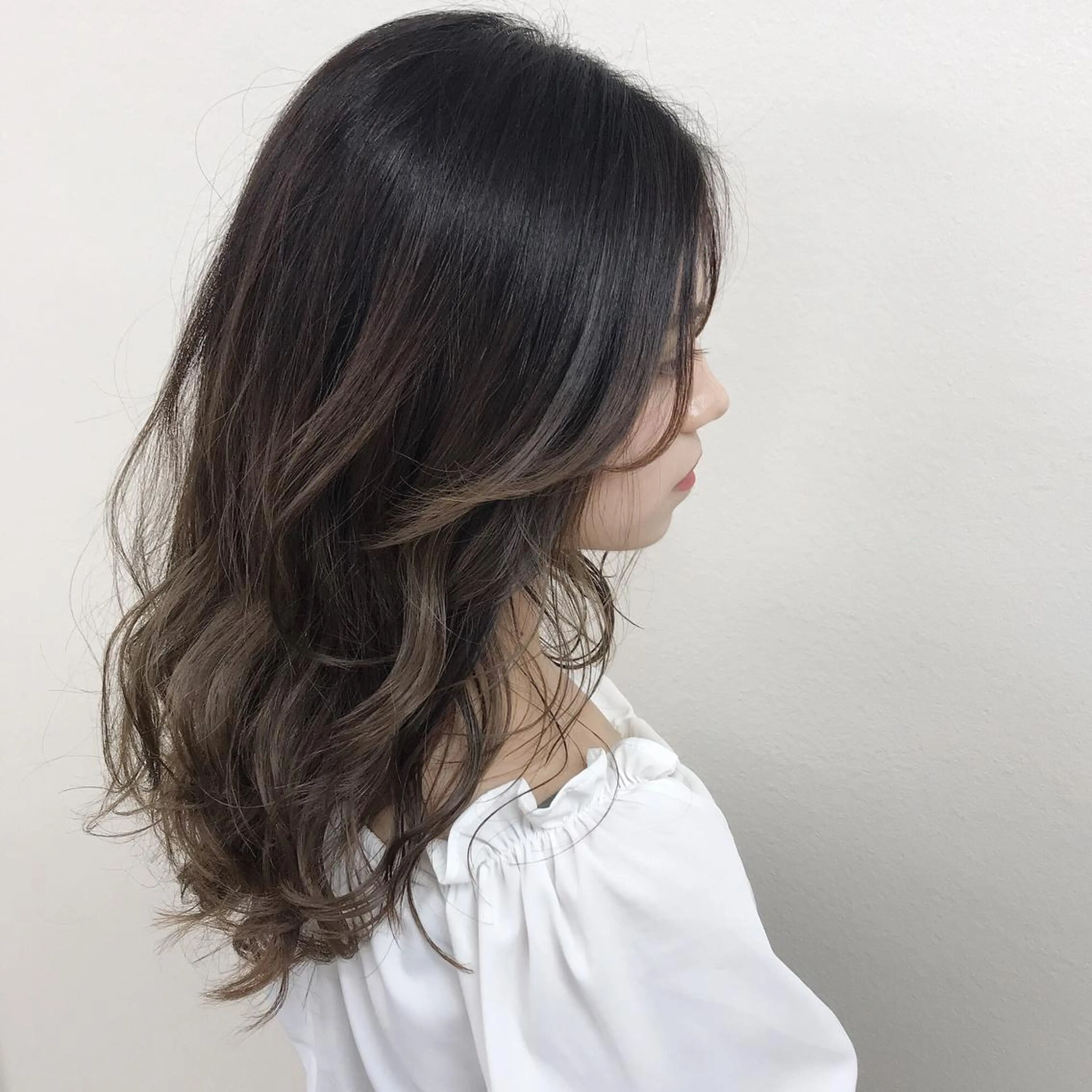 セミロング カラー パーマ 🩵ハイトーン 美咲🩵のヘアスタイル