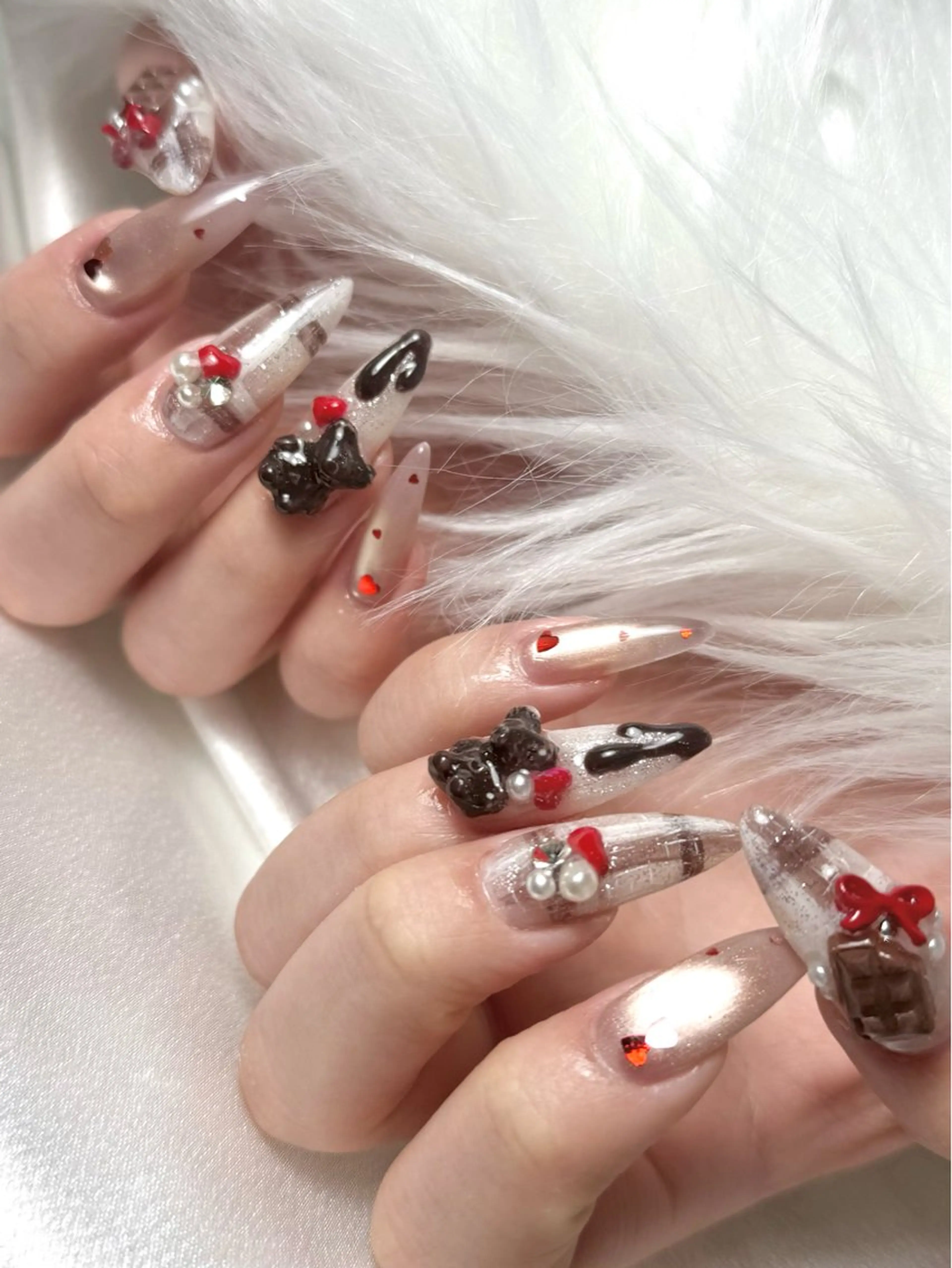 ネイル ハンドネイル ルシイ🎀新宿長さ 出しパーツ専門店のネイルデザイン