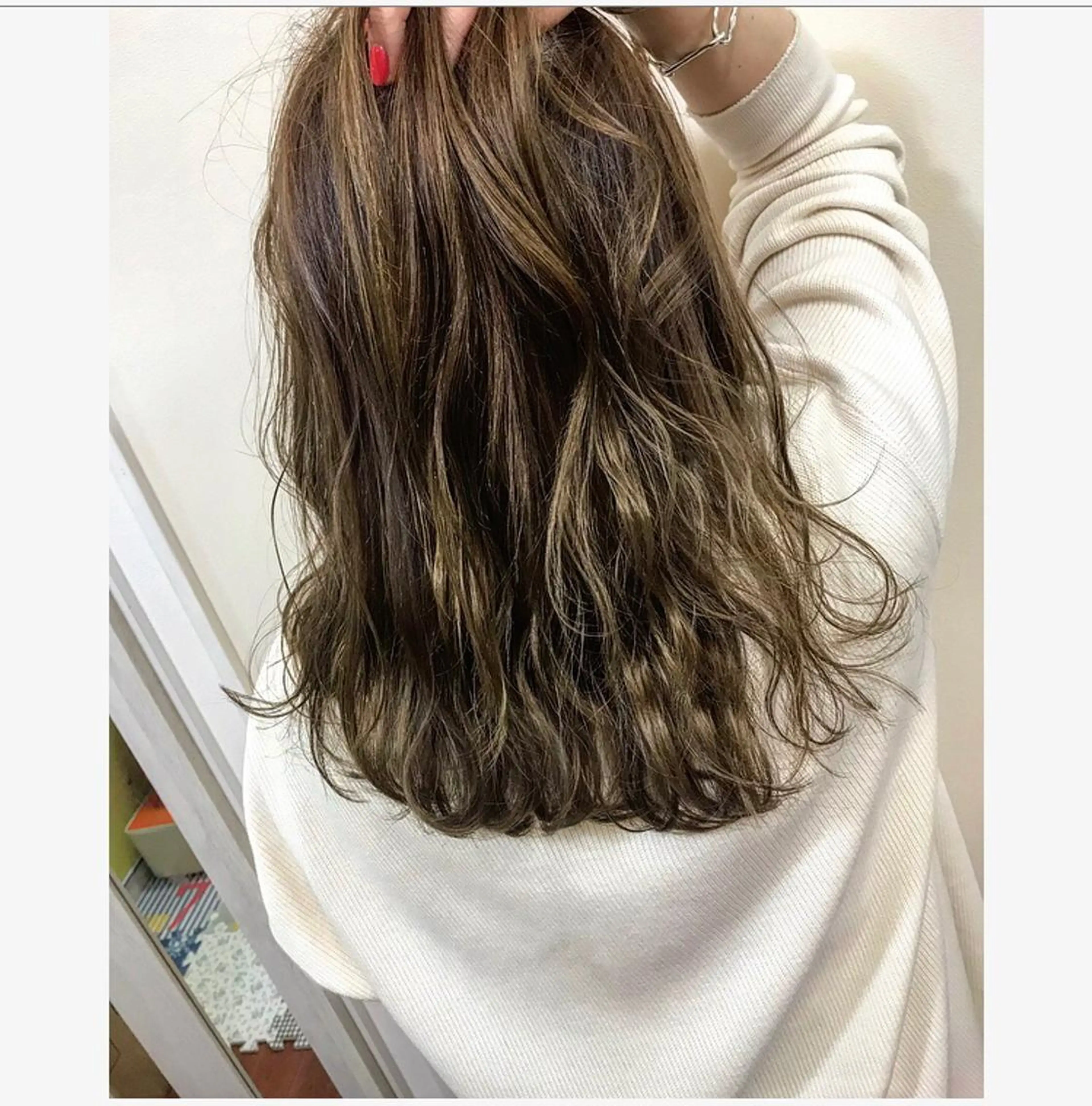 ミディアム カット ヘアカラー ヨシダ トオルのヘアスタイル