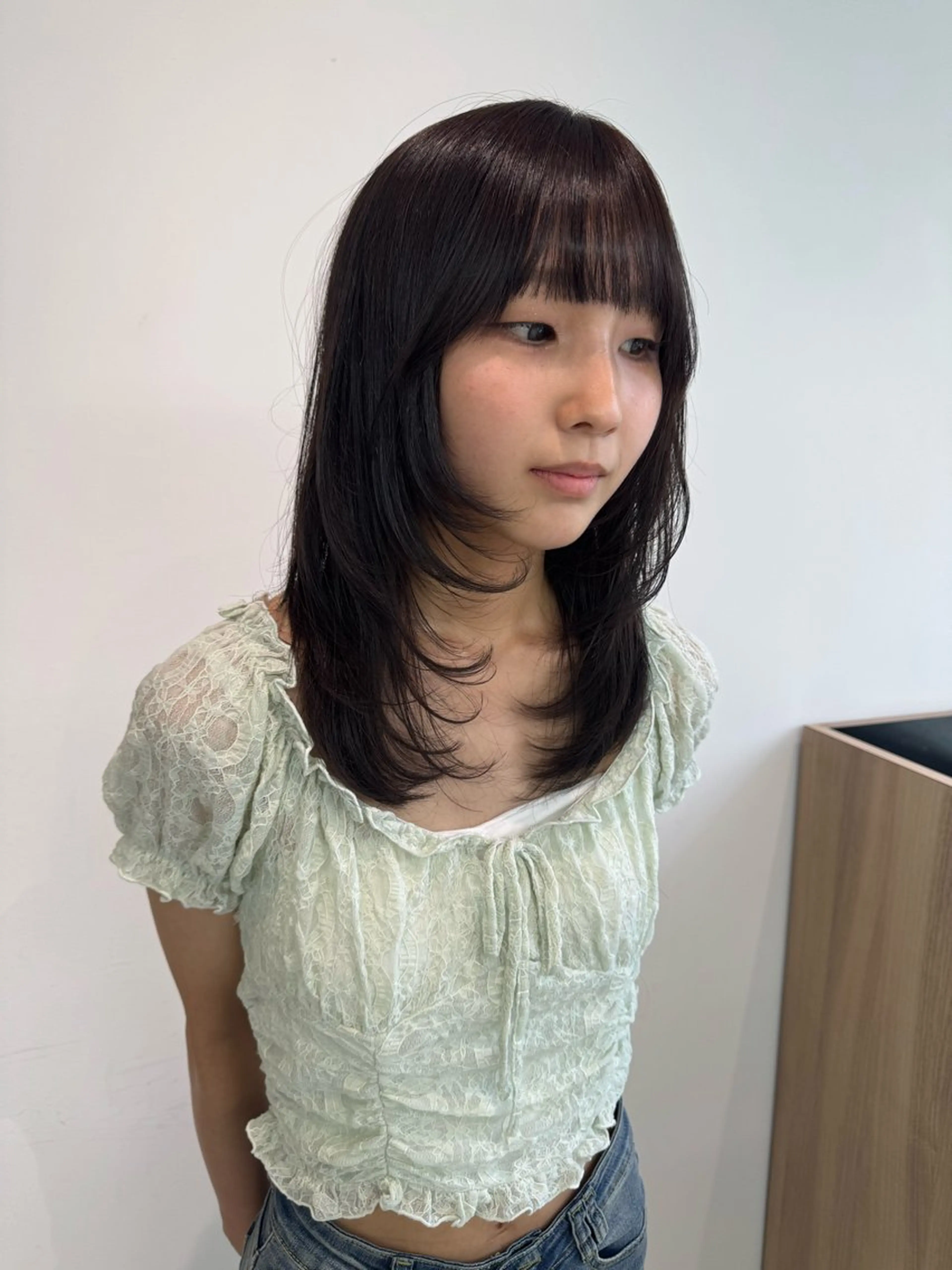 ミディアム 顔まわりレイヤー 顔周りカット レイヤーカット 顔周りレイヤー /kokoro🦮のヘアスタイル