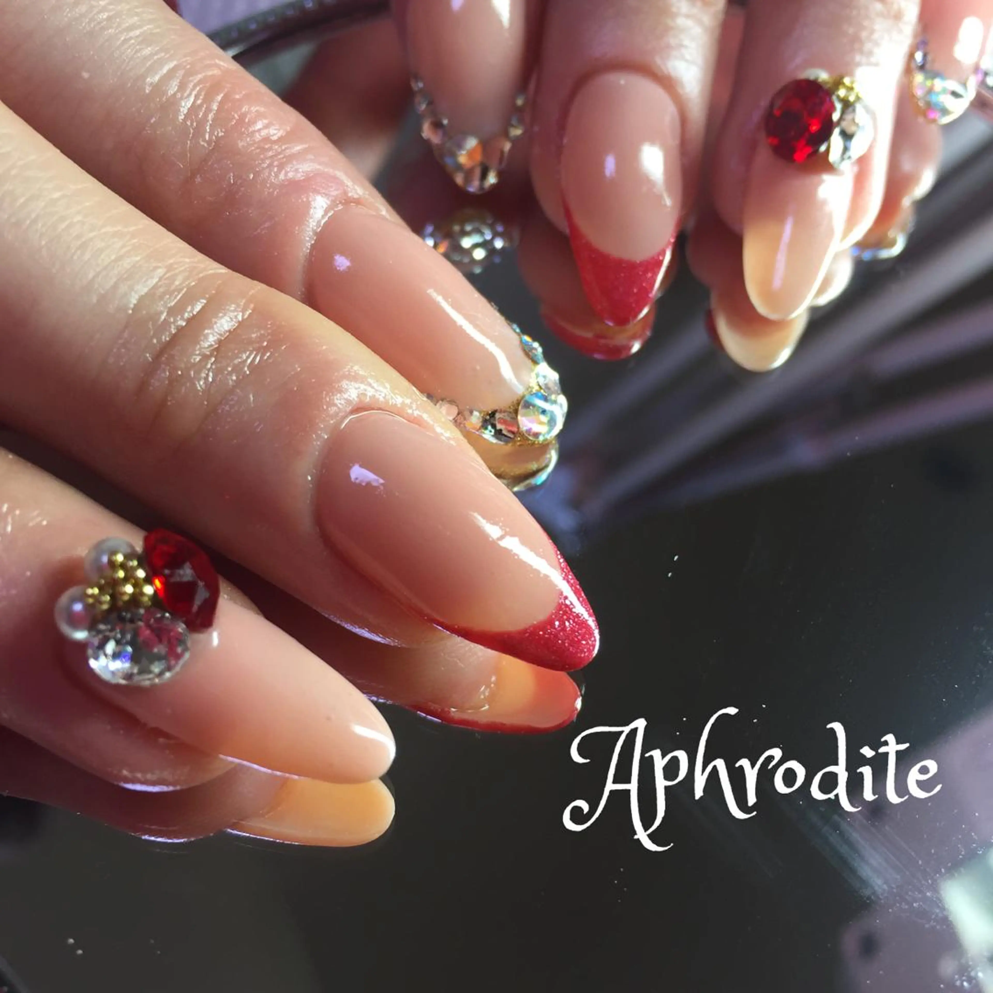 ネイル フレンチネイル Aphrodite パラジェル認定サロンのネイルデザイン