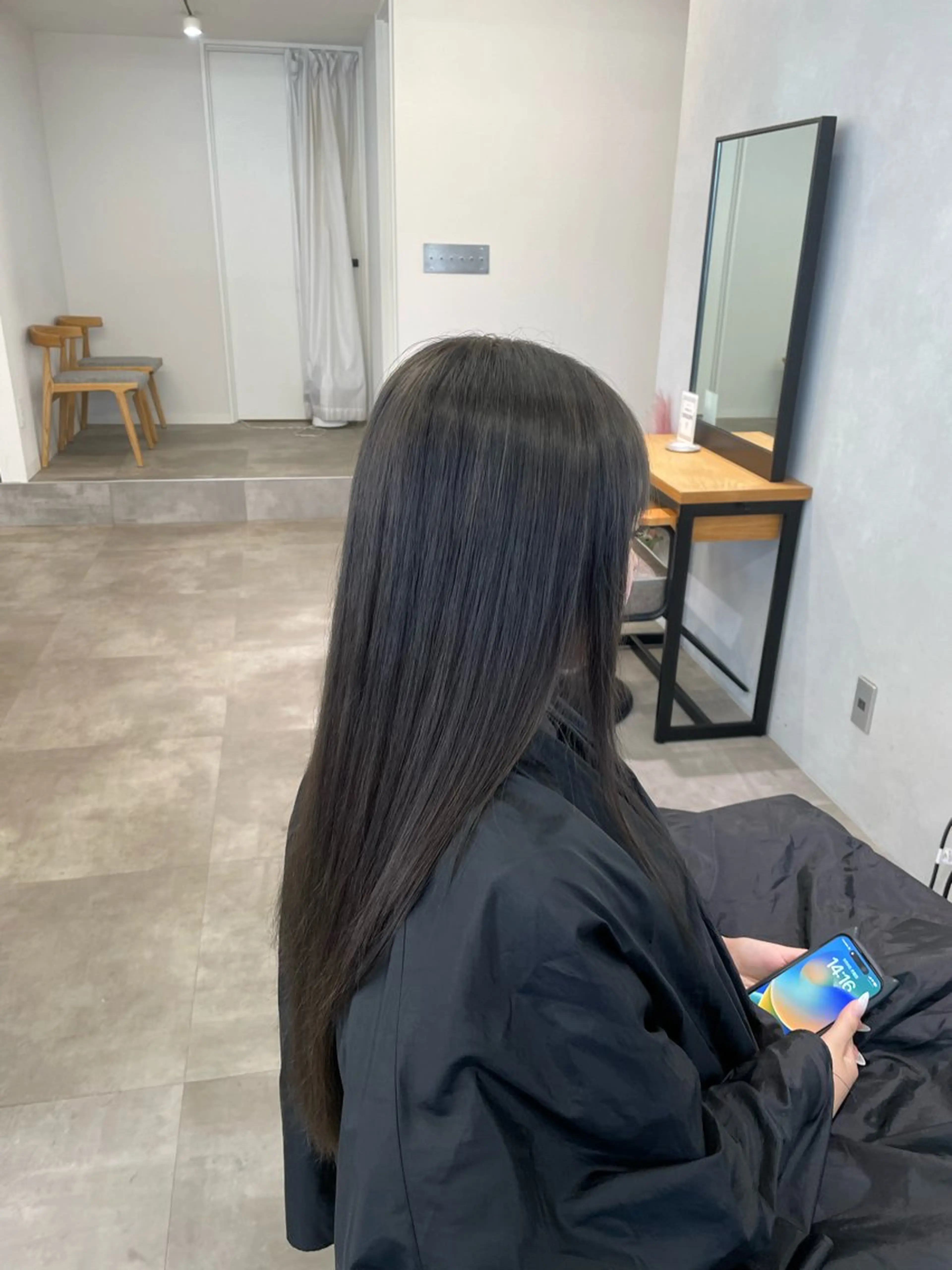 セミロング カラー 透明感カラー グレージュ 抜け感/ワンカラー/ 明大前/桑田のヘアスタイル