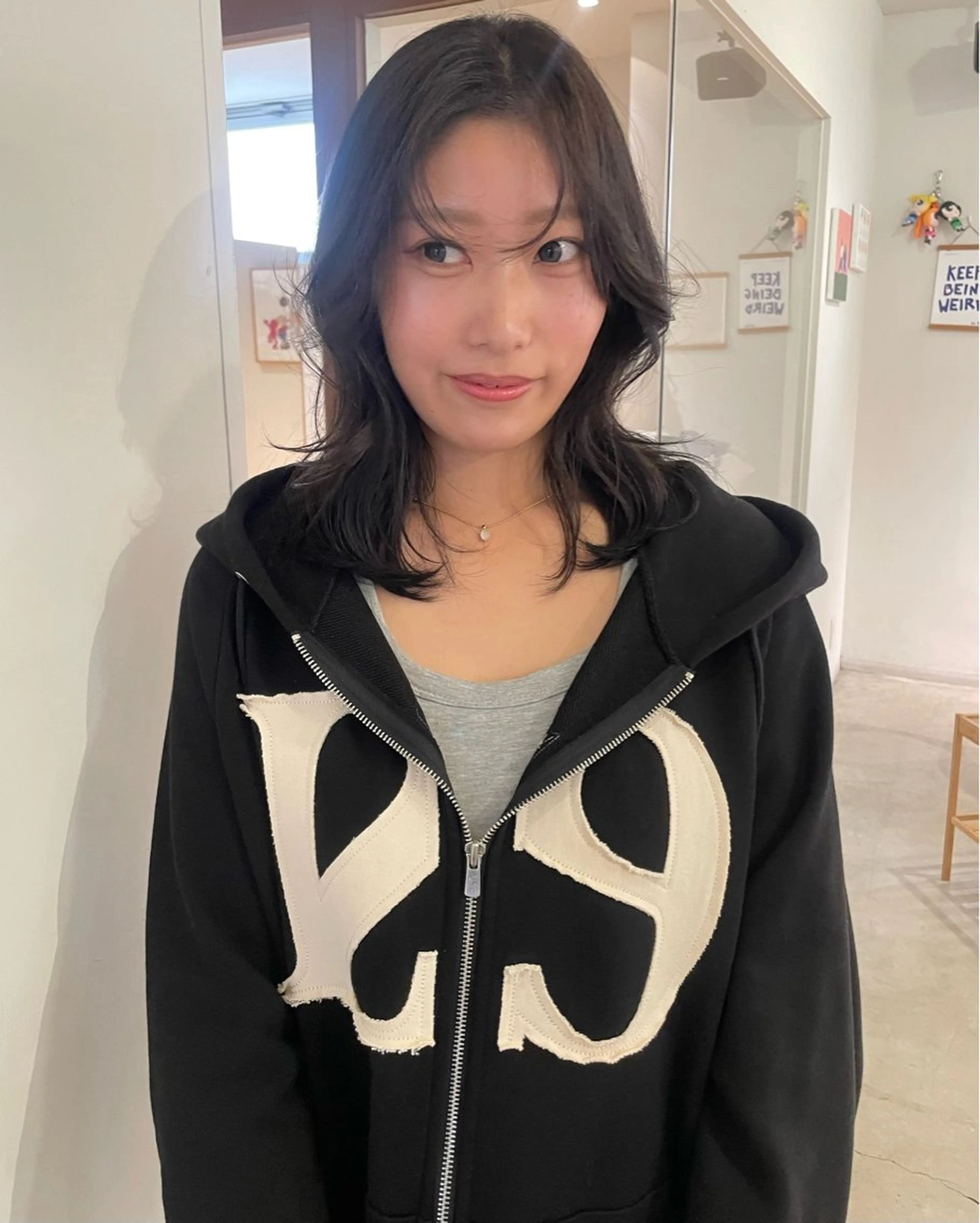 ミディアム限定カット+透明感カラー+選べるバイカルテTRの写真