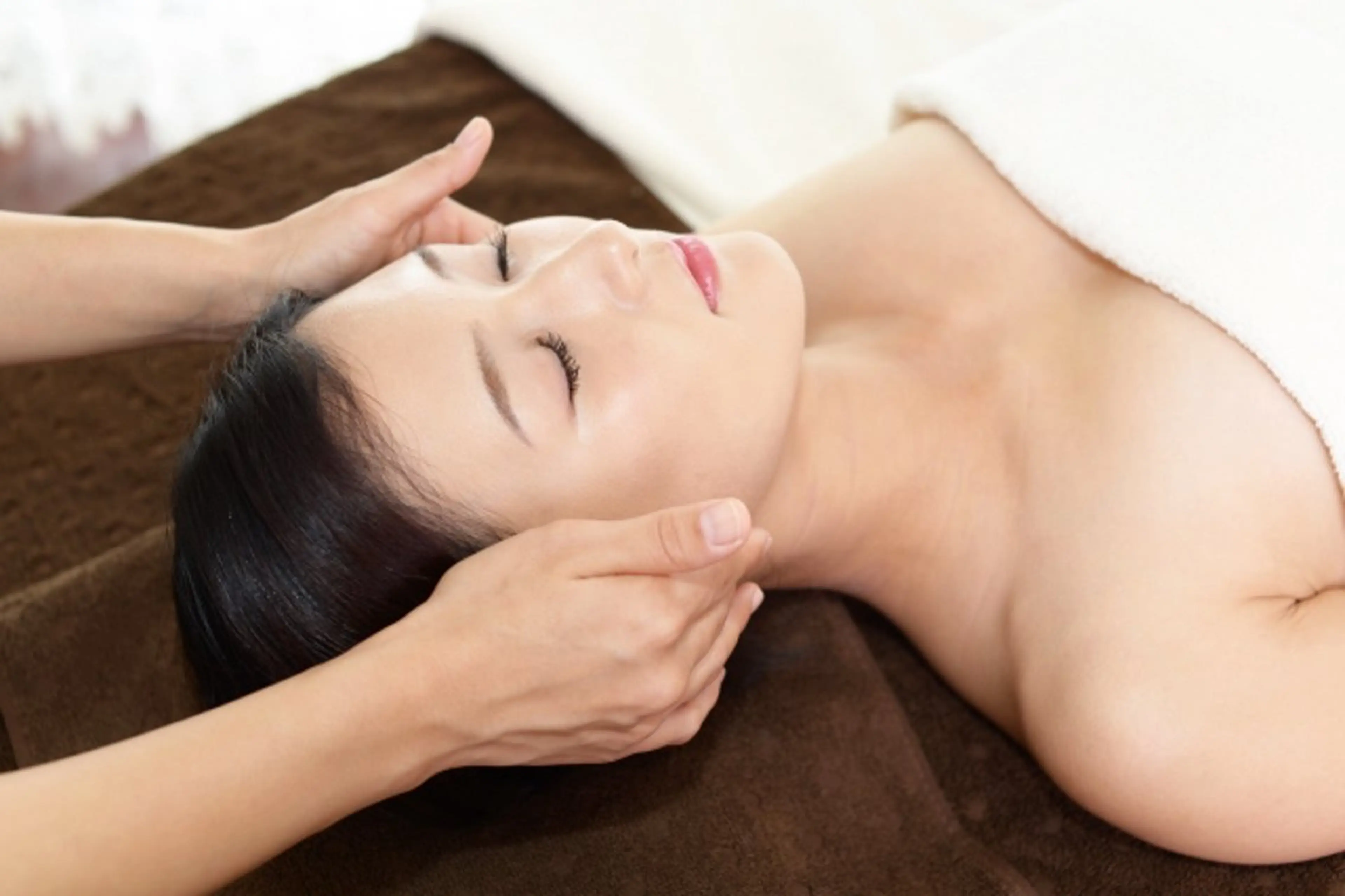 人気No1👑透明感UP✨光フェイシャル、フェイシャル＆デコルテマッサージ付きコースの写真