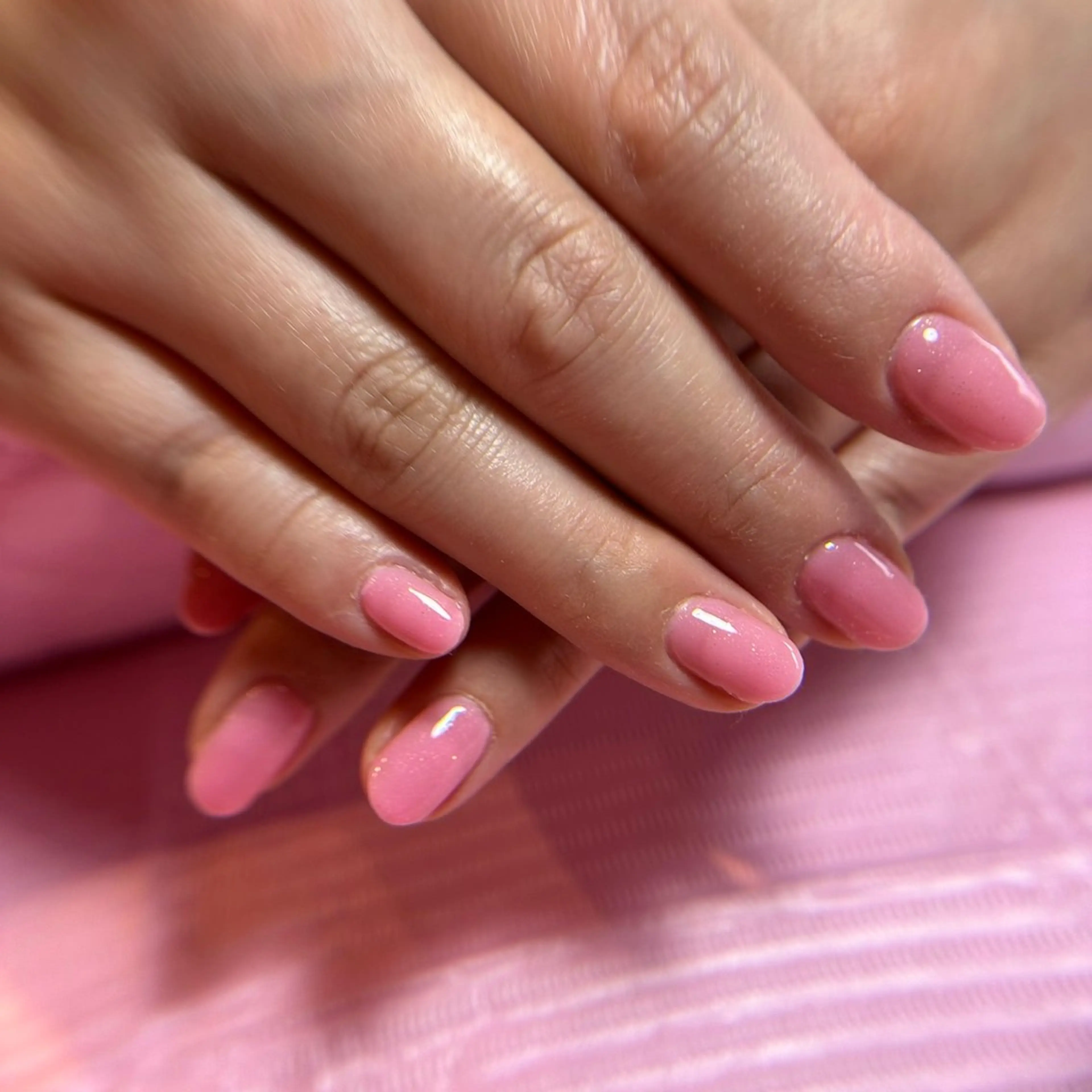ネイル ワンカラーネイル ピンキー 池田公園店のネイルデザイン