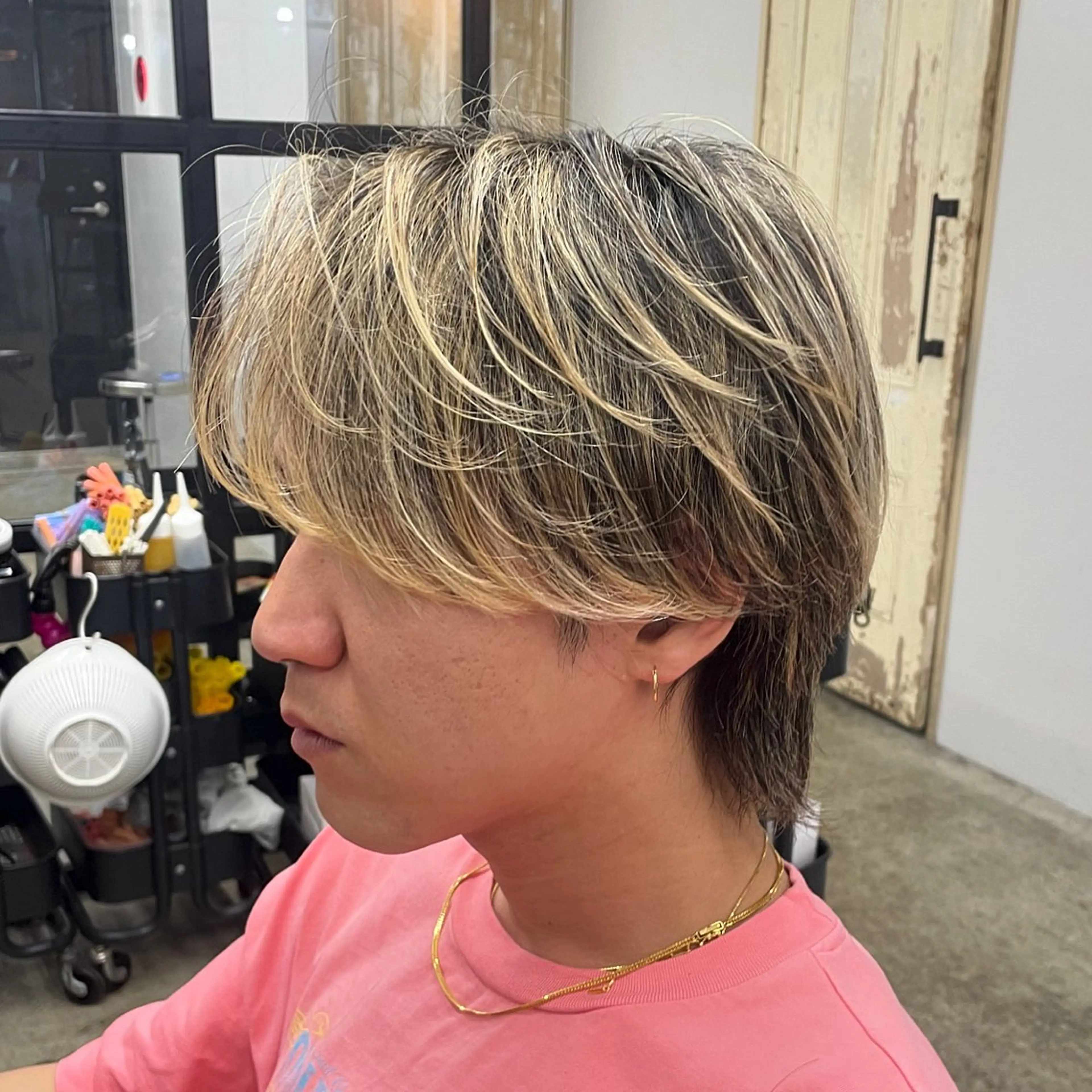 カラー メンズ カット ヘアカラー パーマ トリートメント ヘアセット 新宿/韓国ヘア/ 髪質改善ストレートのヘアスタイル