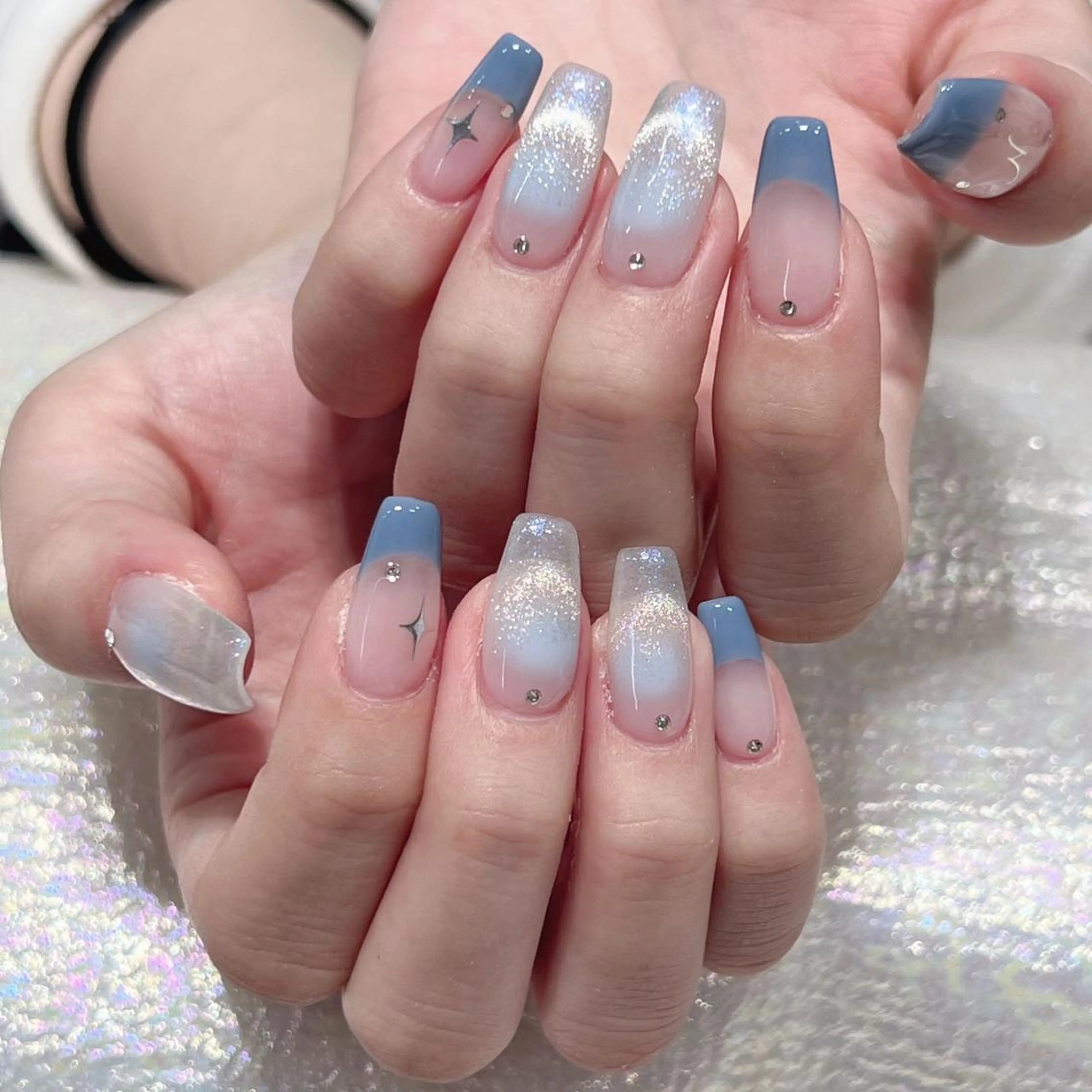 ネイル アートネイル 長さ出し ネイルチップ Queens momoのネイルデザイン