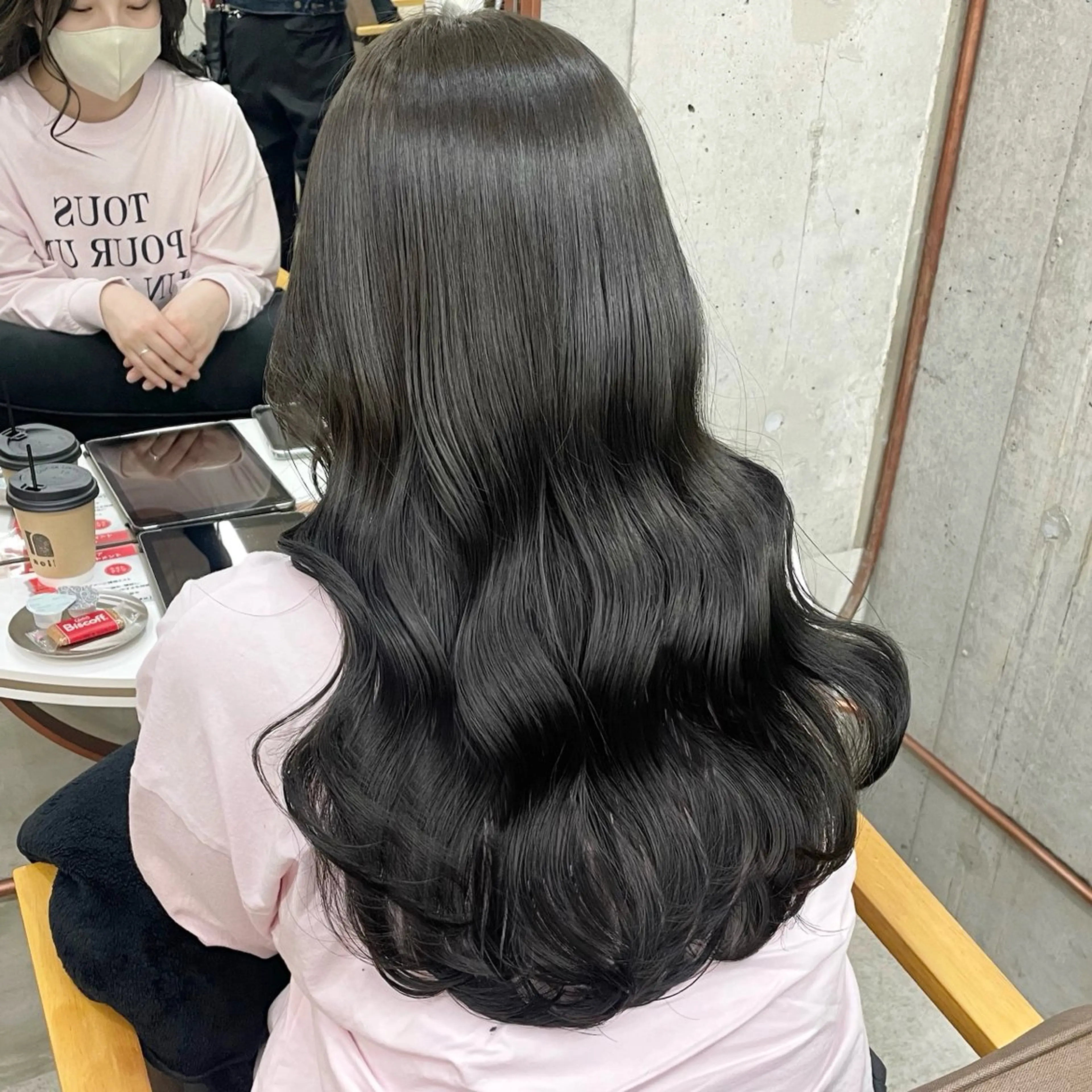 ロング カラー オリーブグレー カット ヘアカラー トリートメント noii / 伊藤 愛莉のヘアスタイル