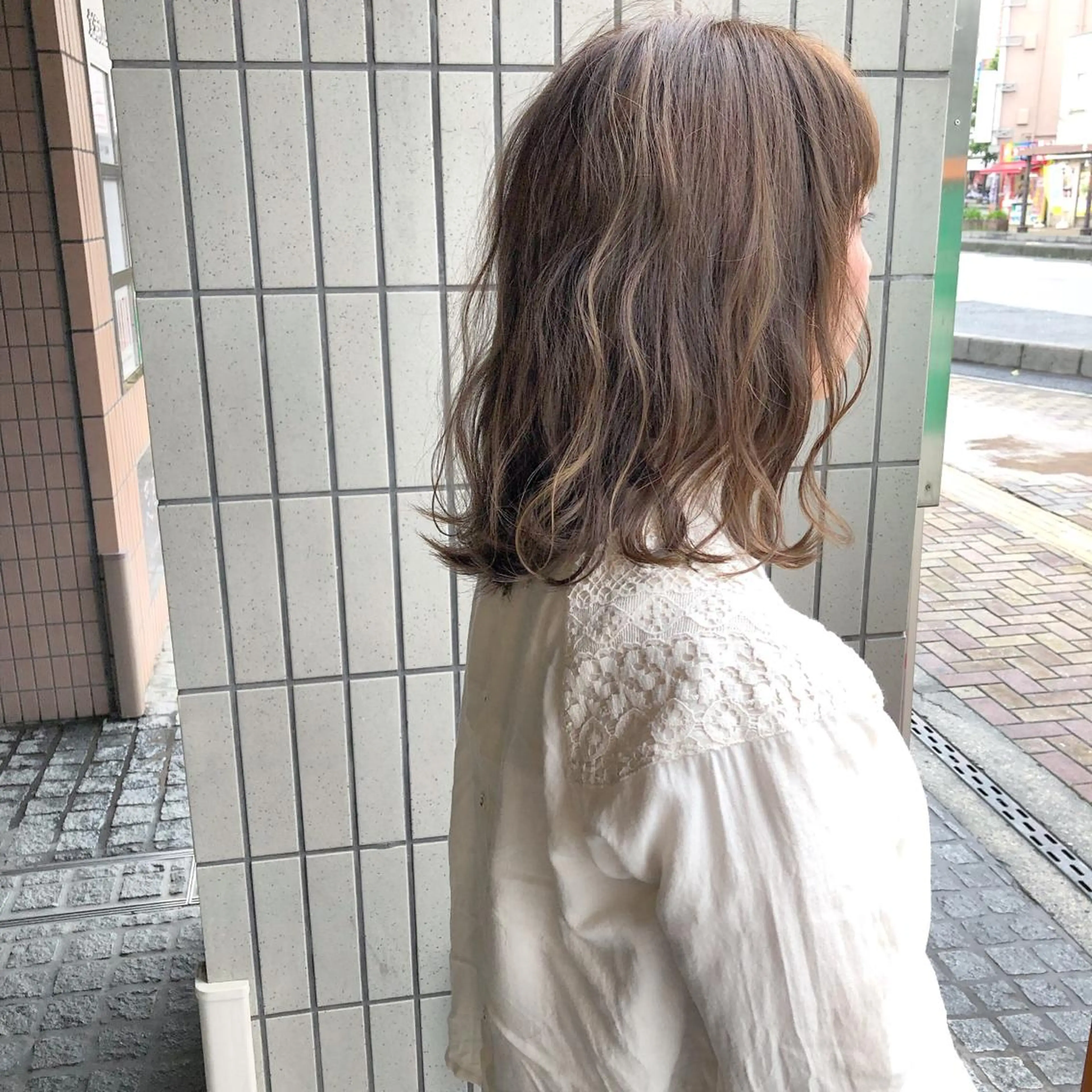 ミディアム カラー パーマ ベージュカラー ハイライトカラー ハイライト ヘアカラー 髪質改善、エクステ 山口卓哉のヘアスタイル