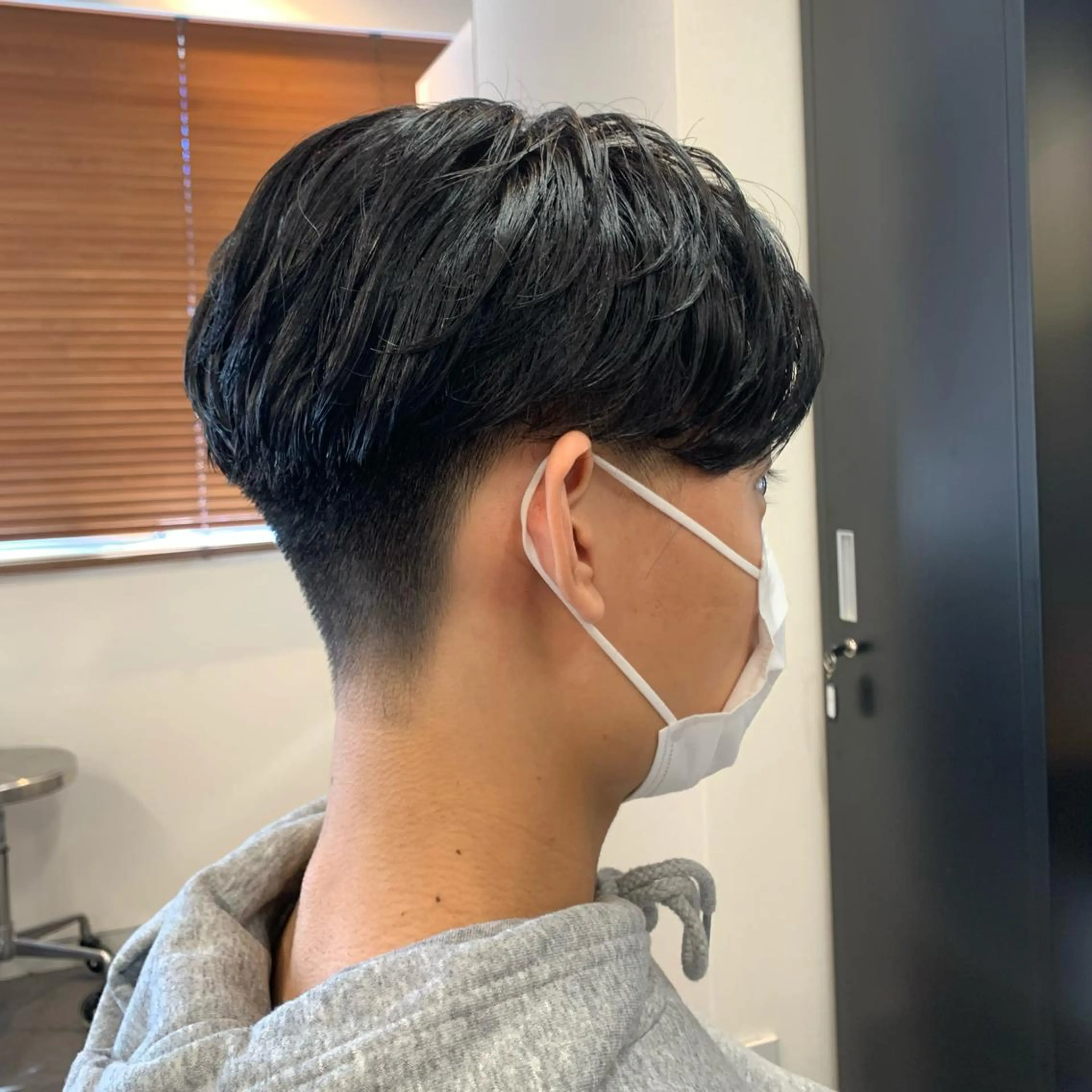 ショート パーマ メンズ センターパート ニュアンスパーマ カット パーマ メンズ特化美容師/ 藤戸 椋のヘアスタイル