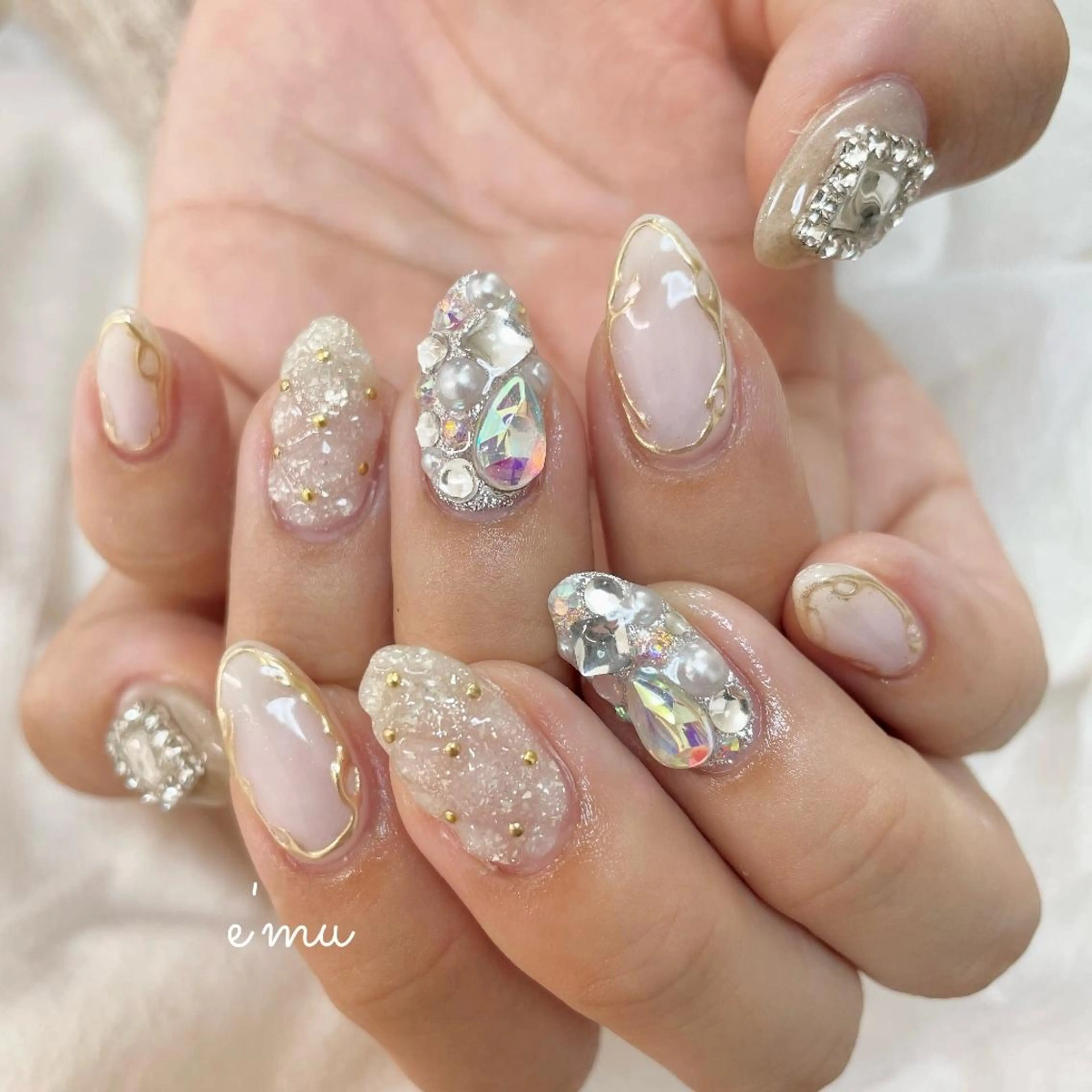 ネイル キラキラネイル 韓国ネイル 冬ネイル nail salon e'mu💐のネイルデザイン
