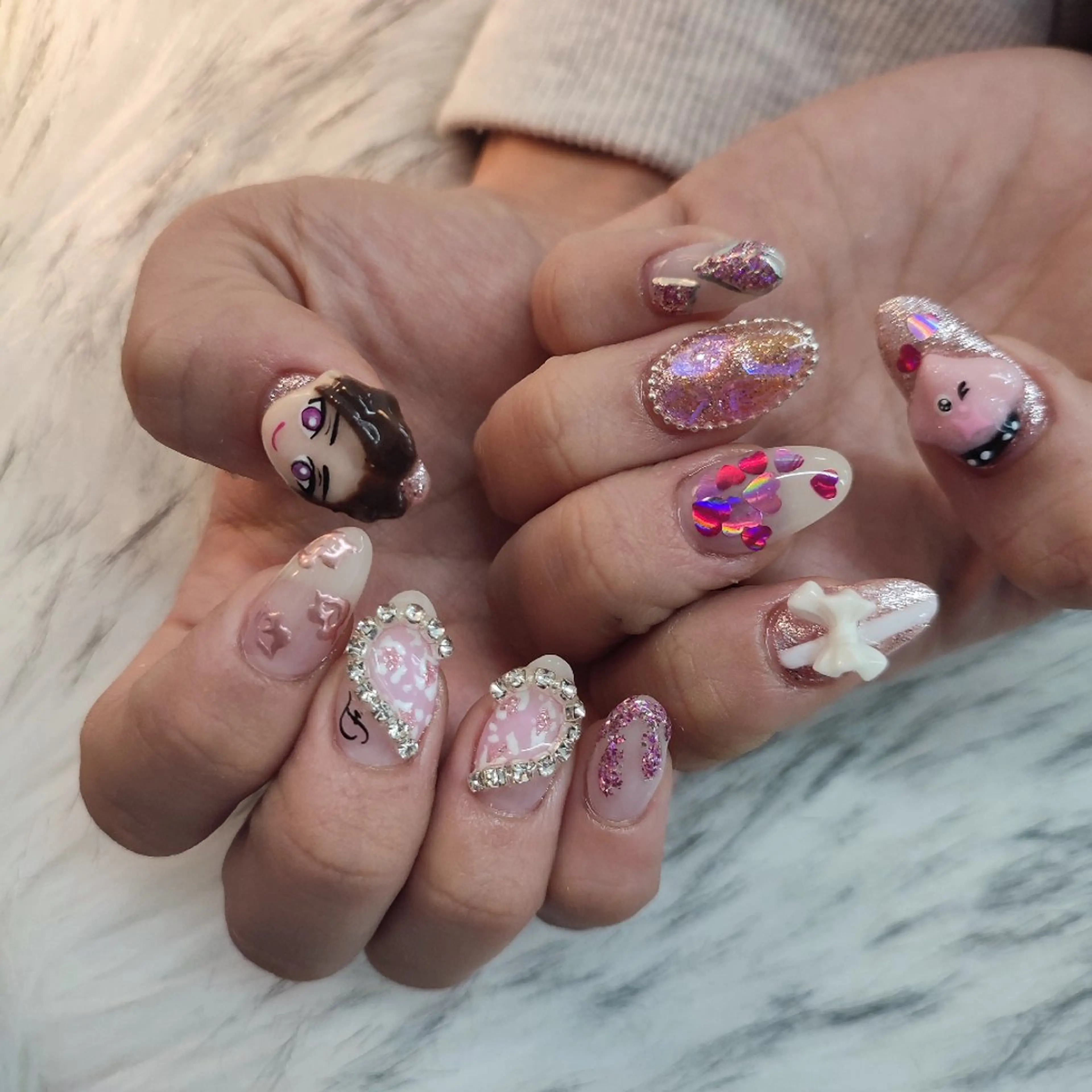 ネイル ハンドネイル RUNWAY 　　の眉毛・アイブロウイメージ