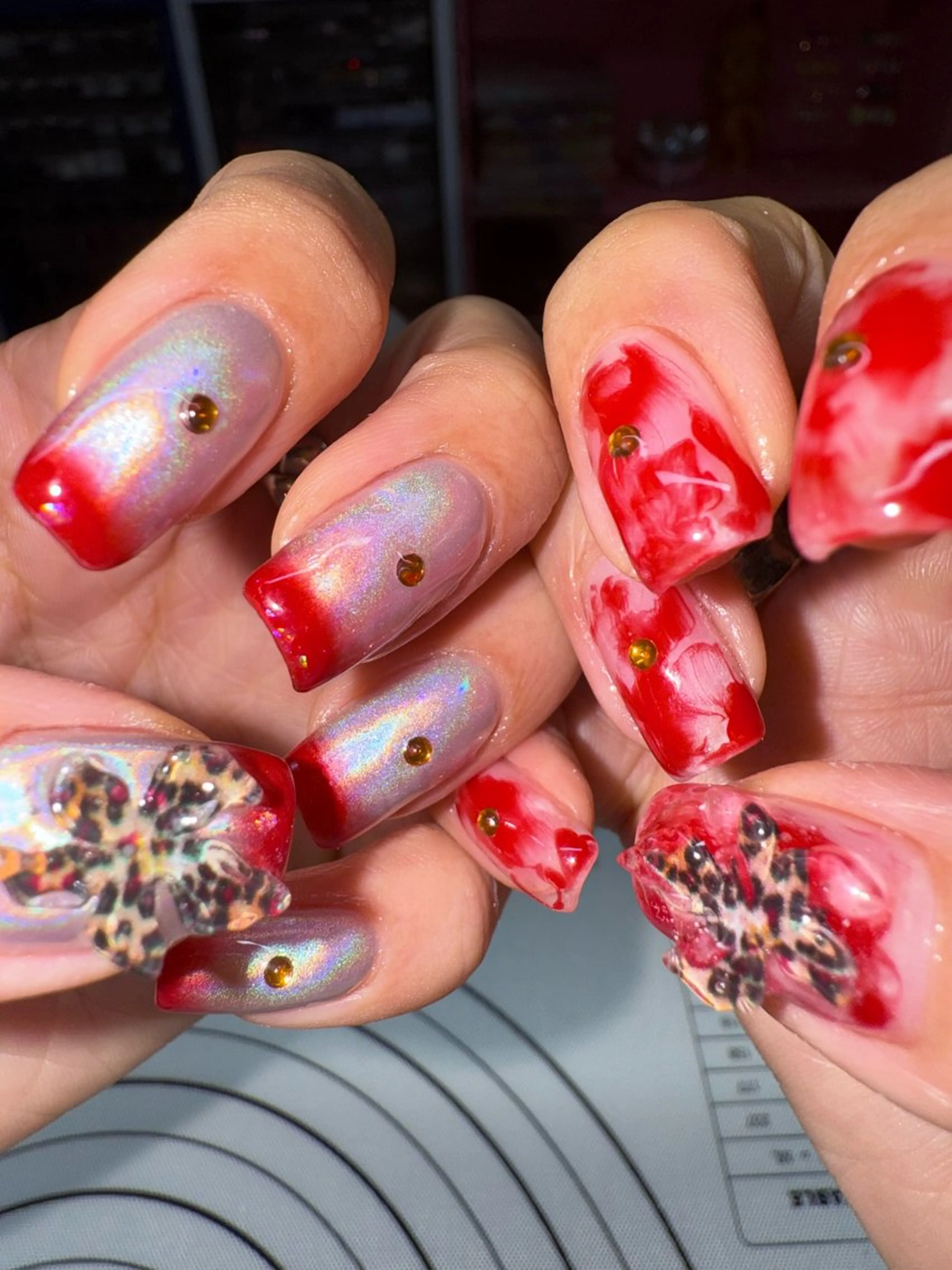 ネイル ミラーネイル 赤色 シンプルネイル ハンドネイル posa nail モエミのネイルデザイン