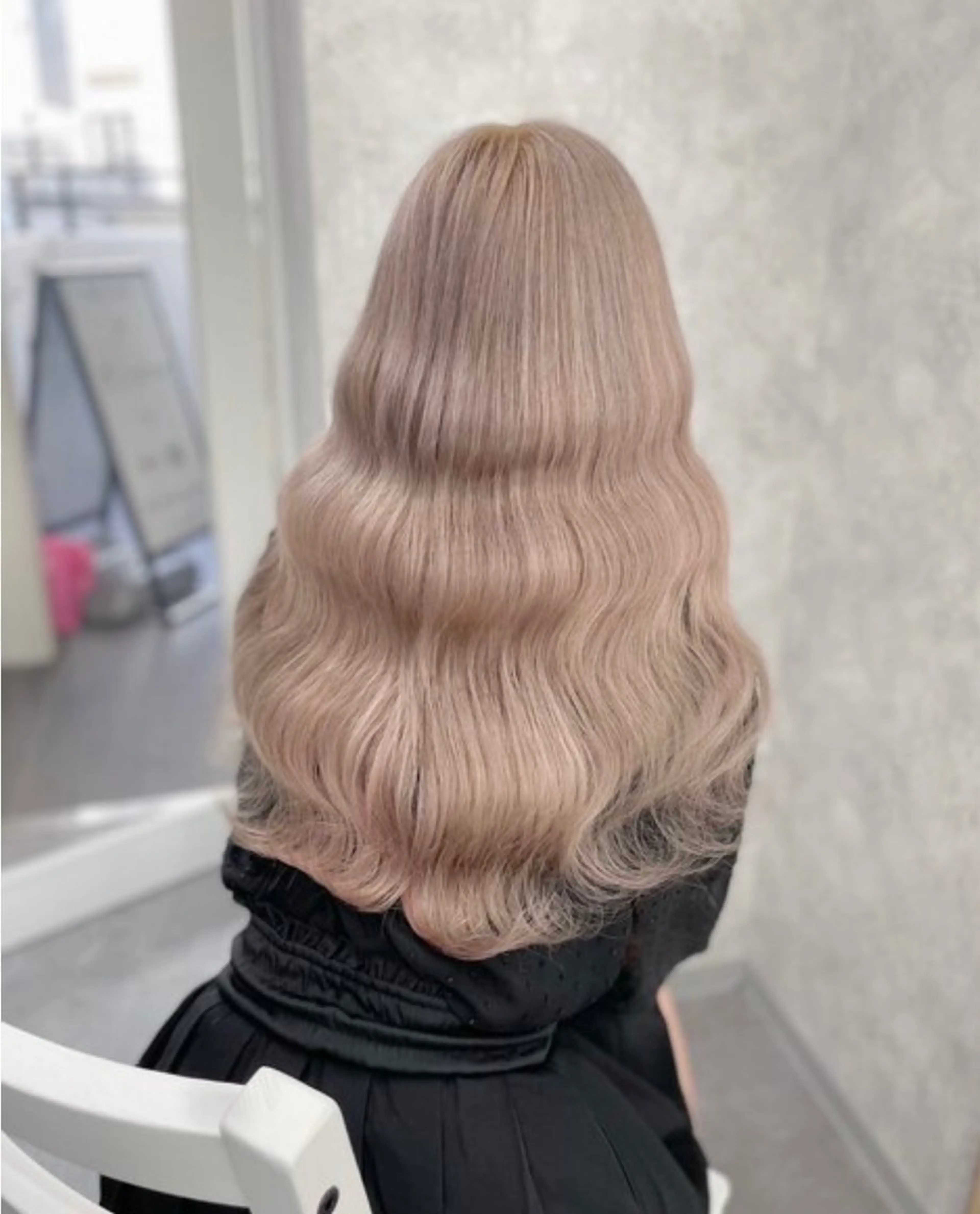 セミロング カラー ヘアアレンジ メンズ ヘアカラー 🌈【🎀ヘアデザイ ナー🎀】✨ノン✨のヘアスタイル