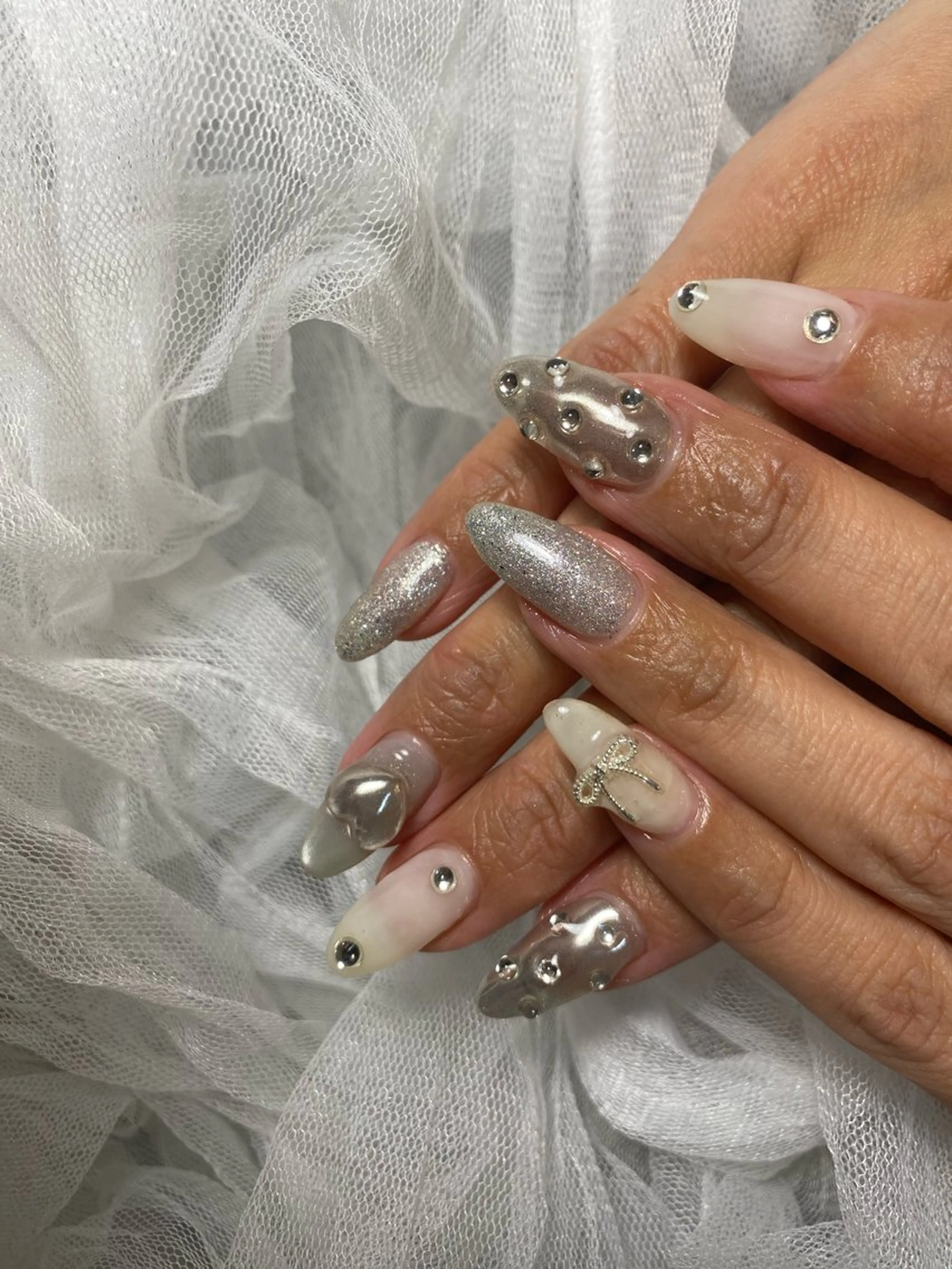 ネイル ハート シルバー ハンドネイル Ｌｉｔ所属・Ｌｉｔ .のネイルデザイン