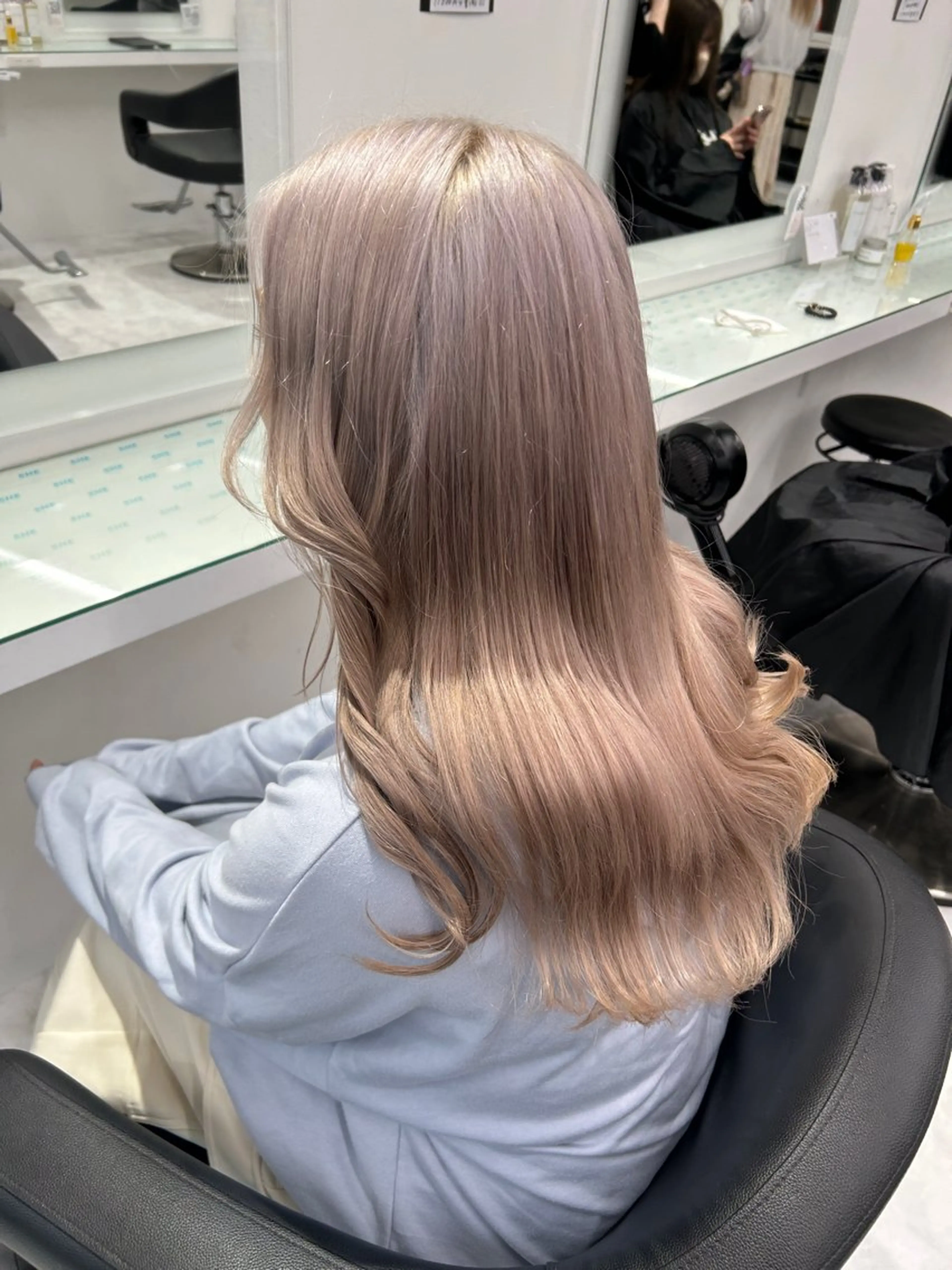 ロング カラー ヘアアレンジ ヘアカラー トリートメント ハイトーン艶カラー 🤍ゆうひのヘアスタイル