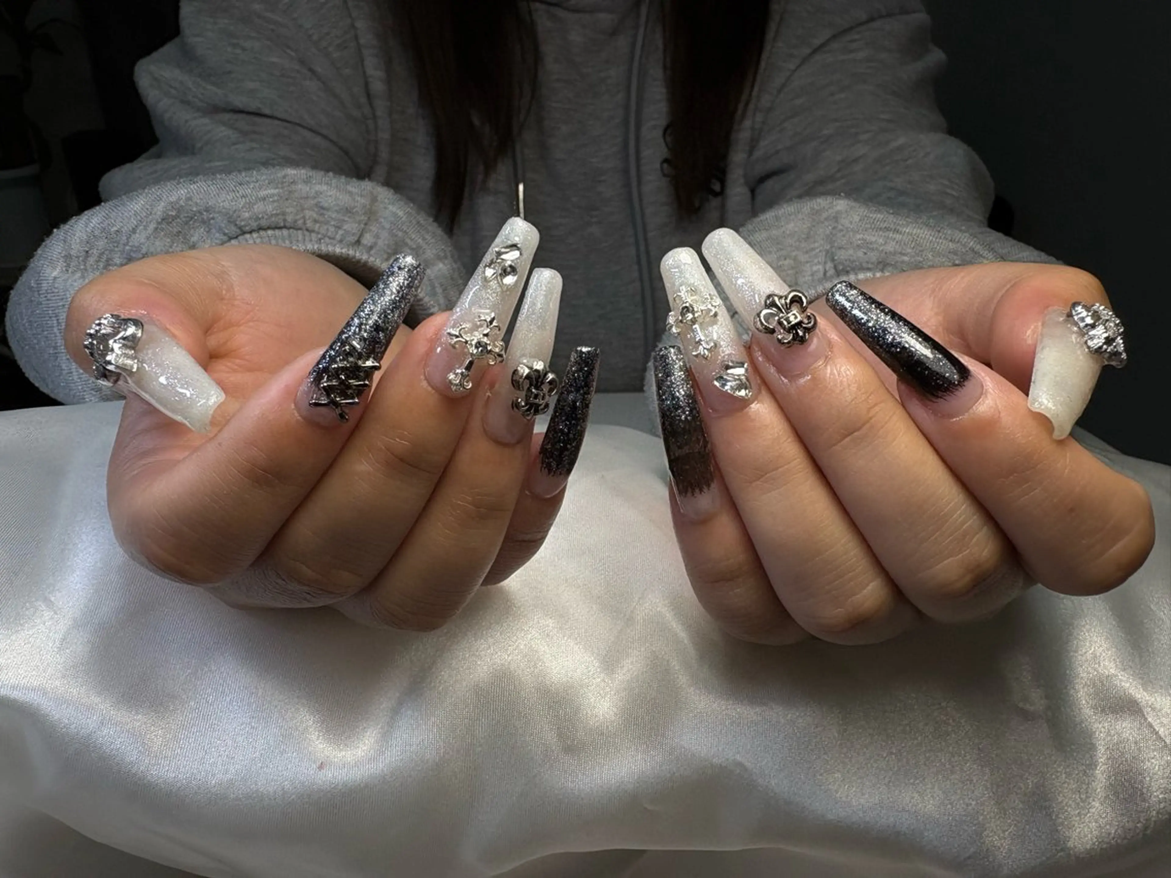 ネイル 成人式 ロングネイル ネイルサロン Roiのネイルデザイン