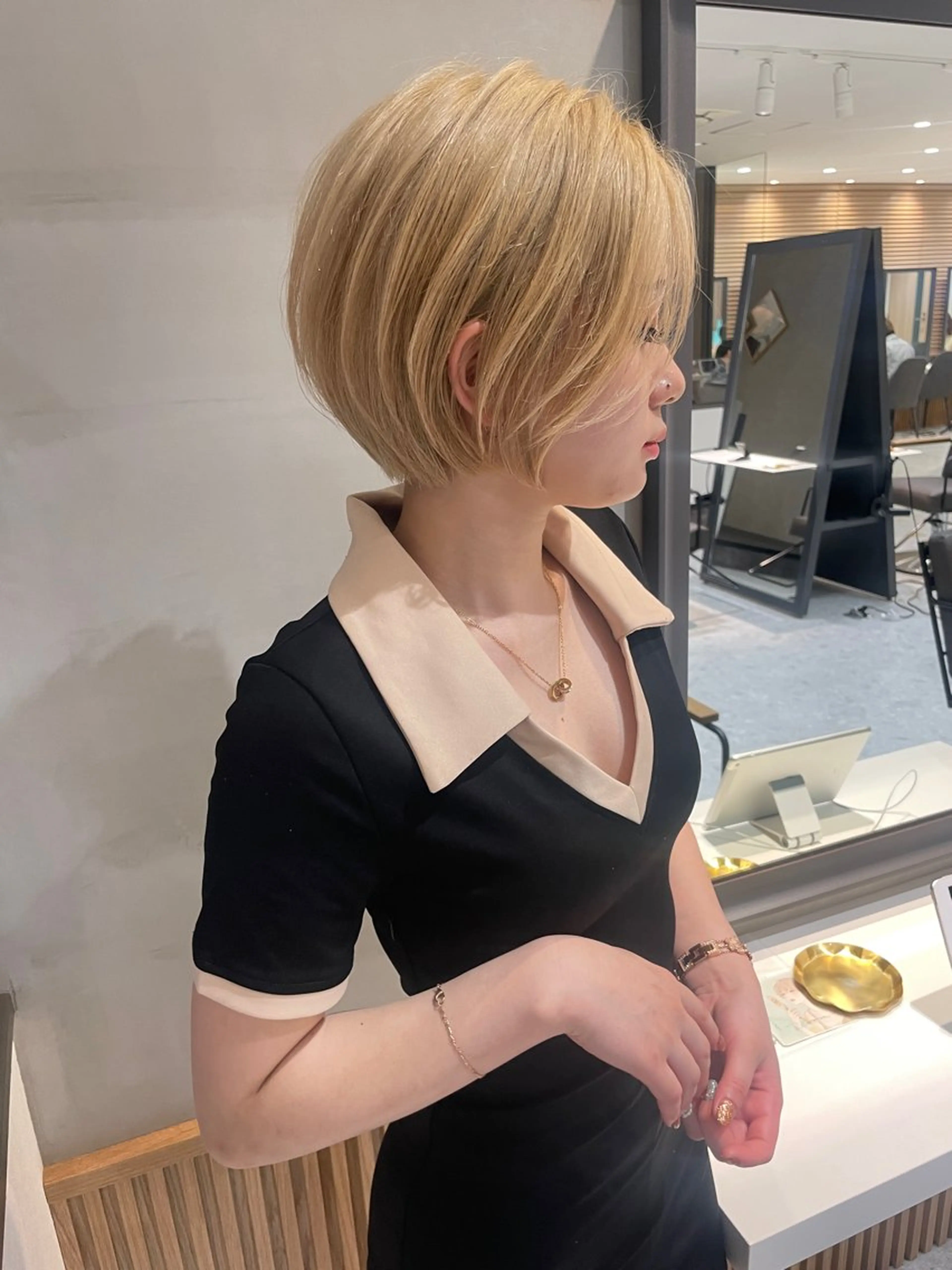 ショート カラー ヘアカラー トリートメント Aster 店長 れおん✂️のヘアスタイル