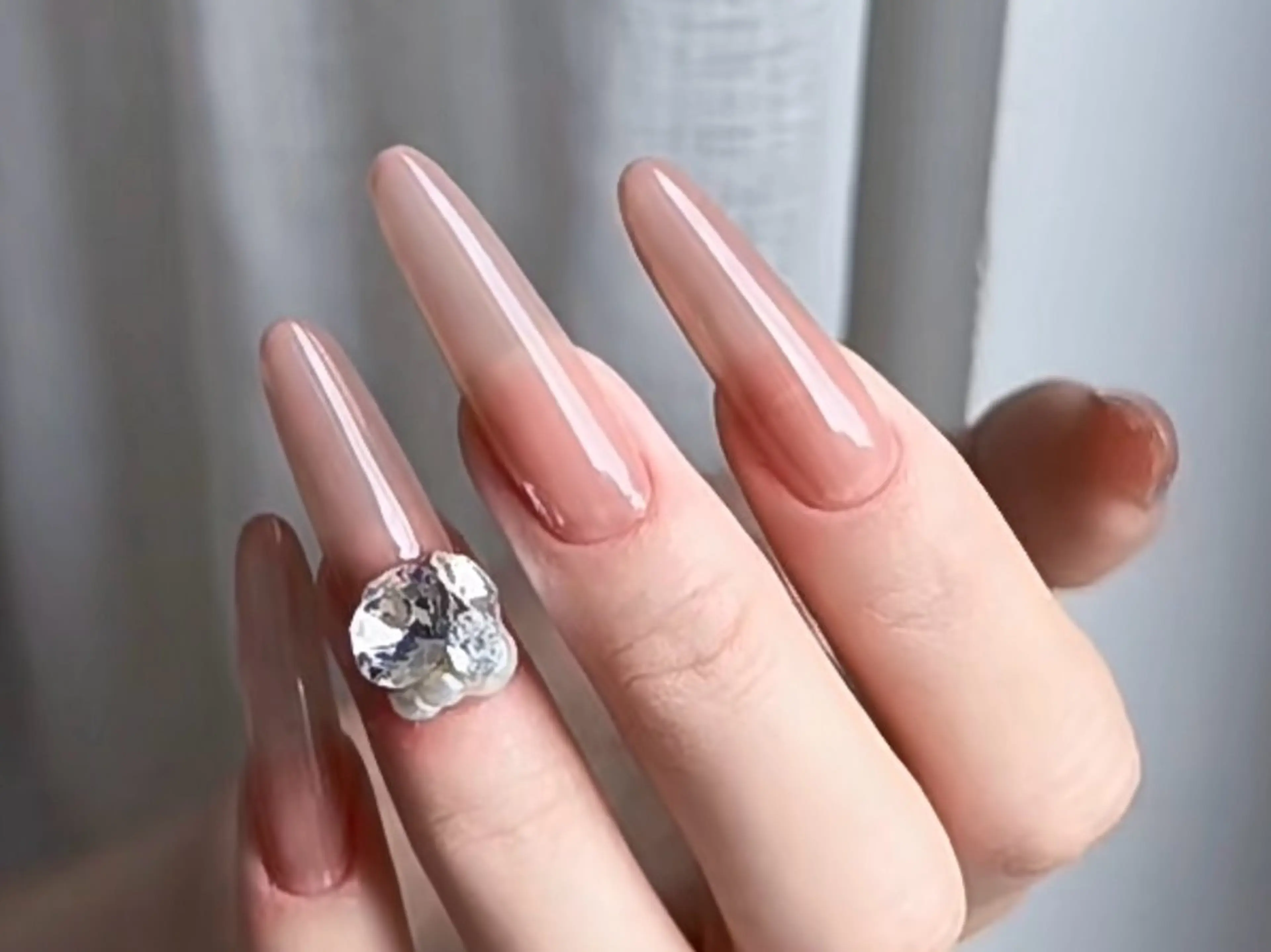 「モデル限定」🩷🩷チップ長さ出し+ワンカラー/ラメグラ ¥5900の写真