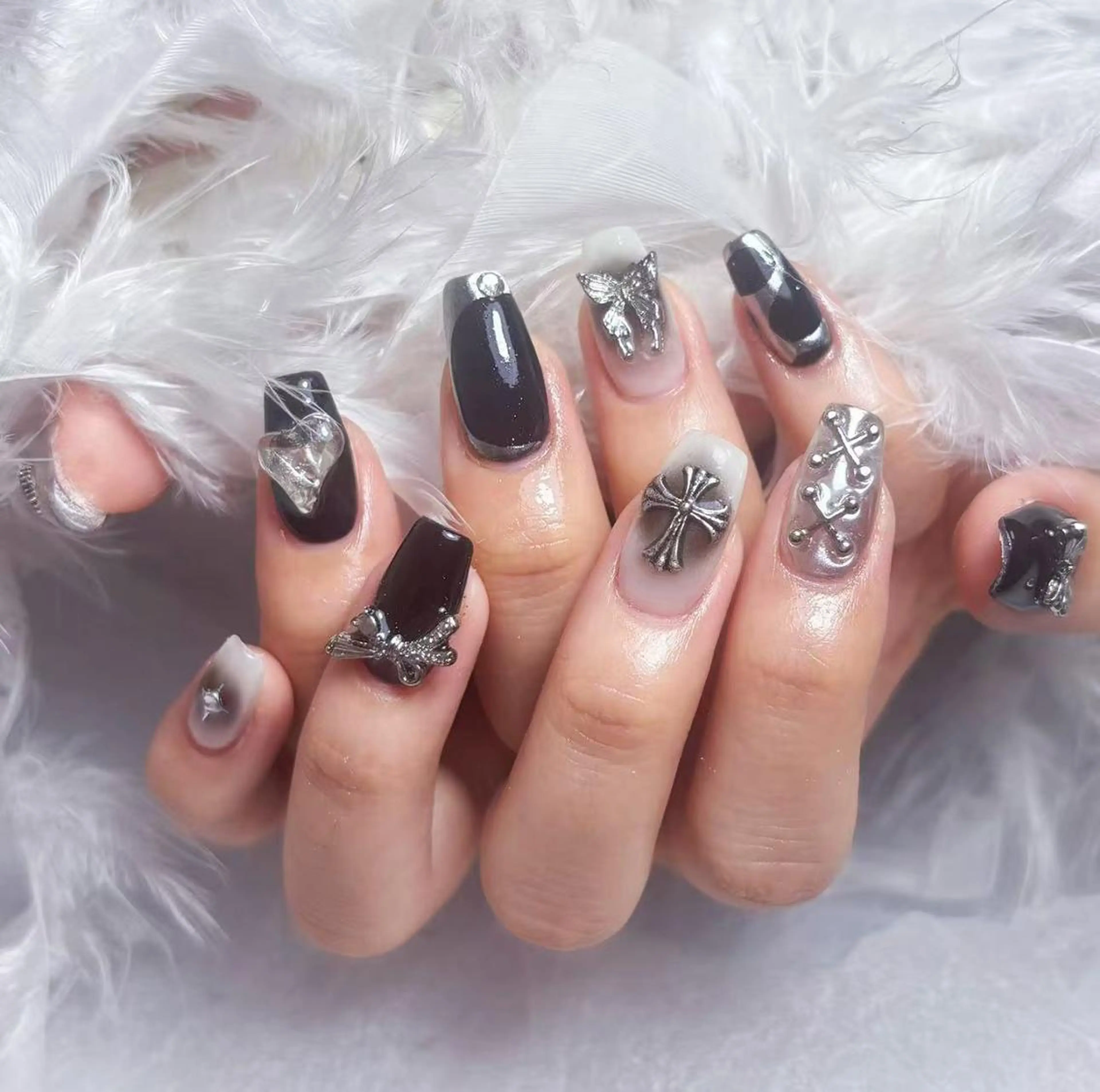 ネイル アートネイル オーロラネイル フラッシュネイル ガーリー キラキラネイル リナ 💅のネイルデザイン