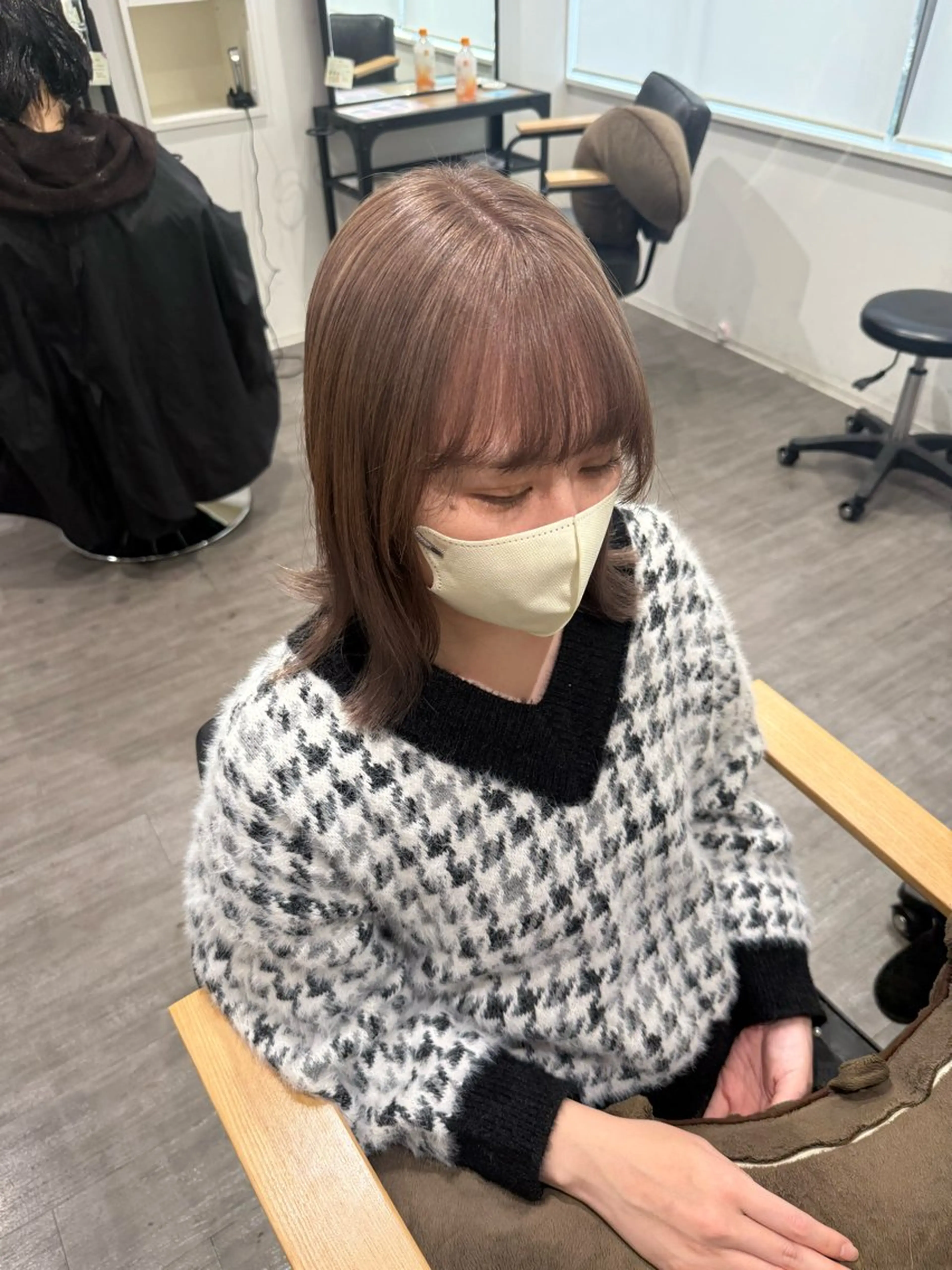 ミディアム カラー グレージュ ミルクティーグレージュ カット ヘアカラー トリートメント 艶髪レイヤー上田 紗也🇰🇷💗のヘアスタイル