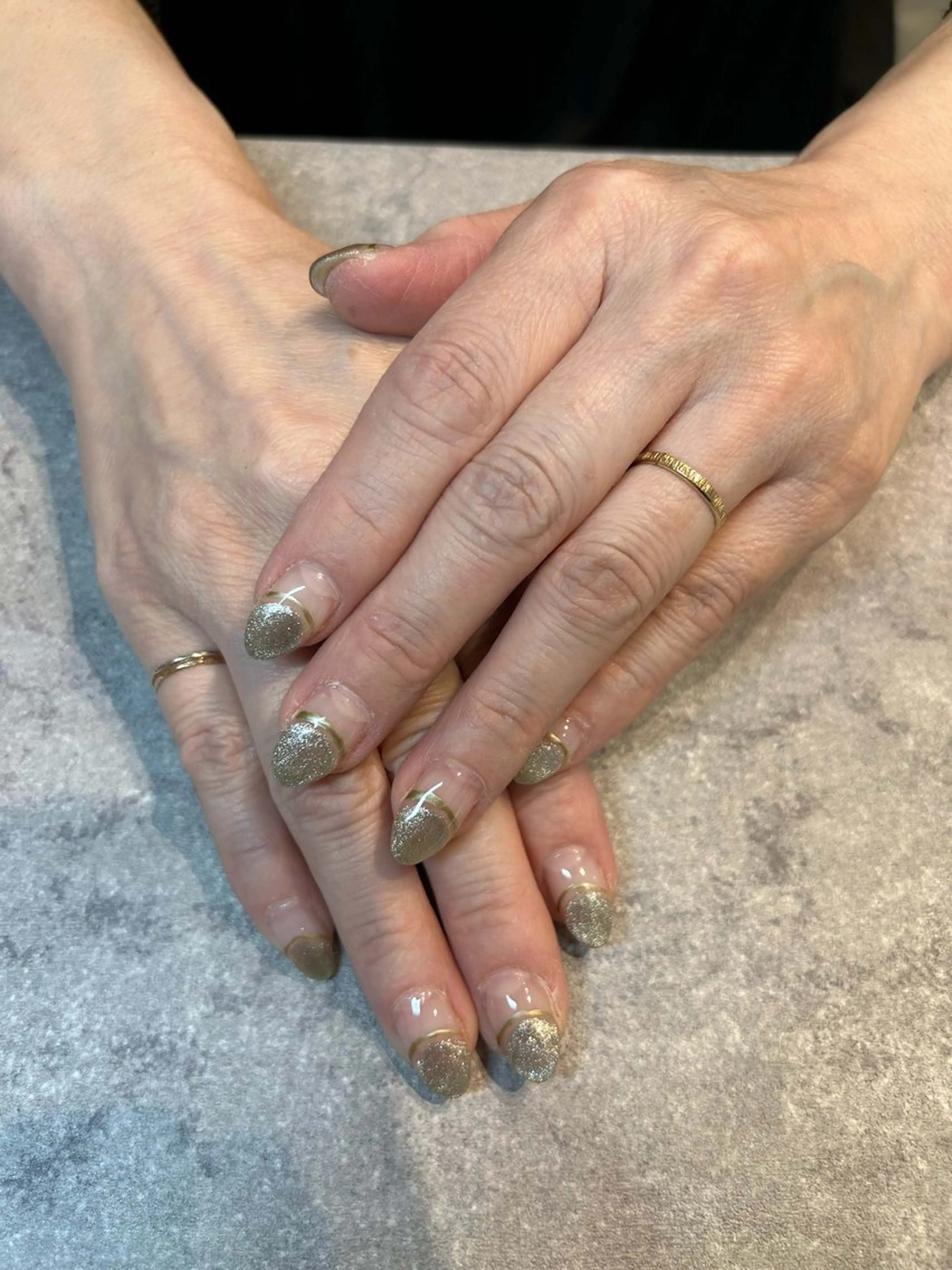 ネイル ゴールド マグネットネイル ニュアンスネイル シルバー A. LIBRE.のネイルデザイン