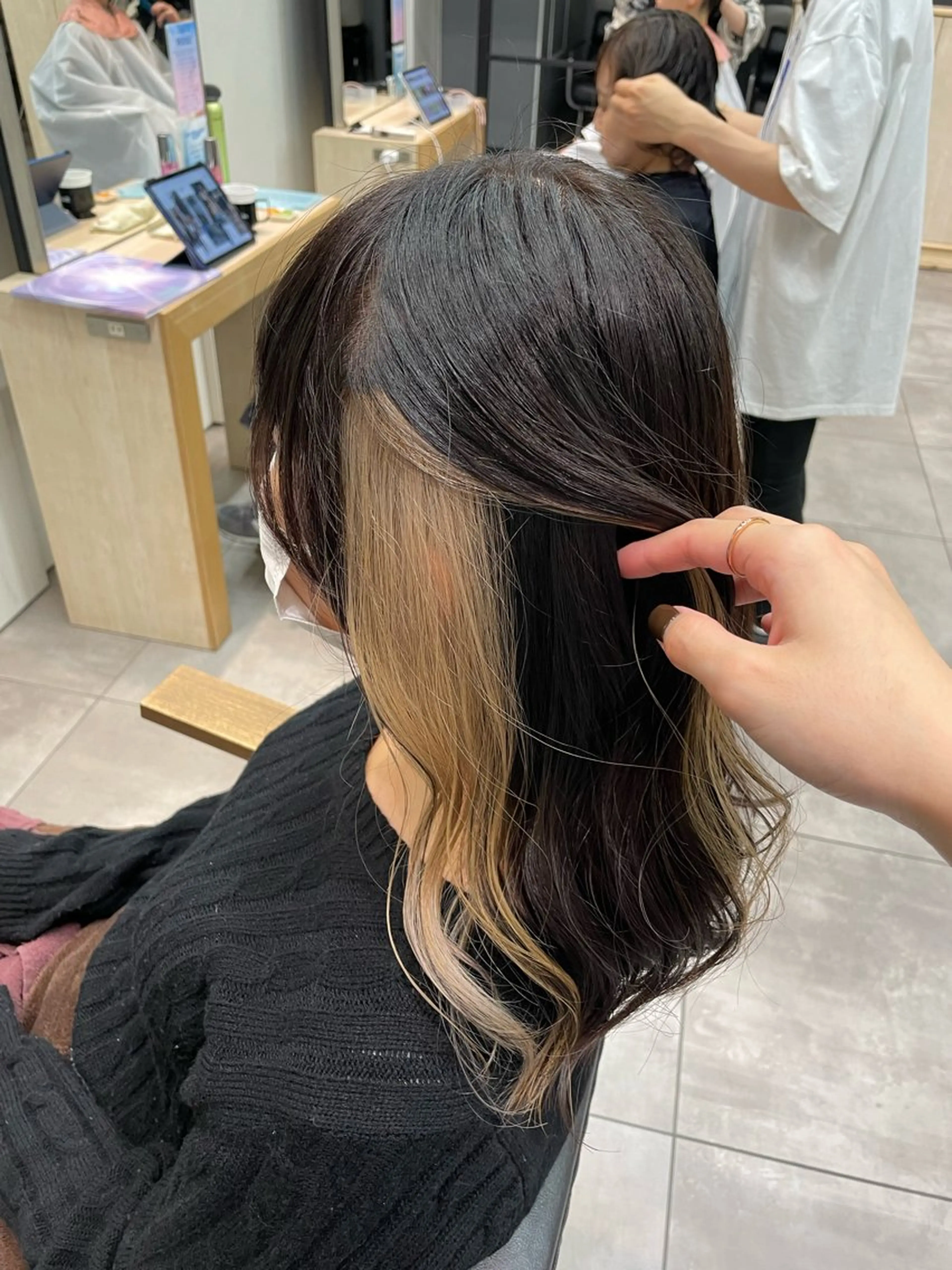 ロング ヘアカラー 透明感カラー×ヘア アレンジ🪽しおりのヘアスタイル